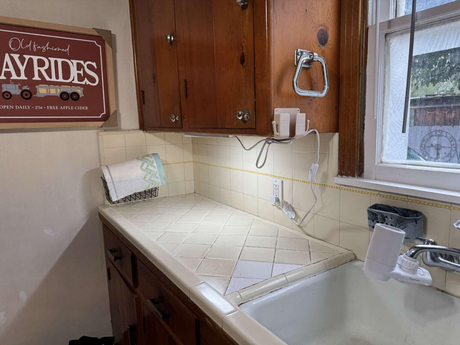 341 W Oak Ave, Porterville, CA 93257