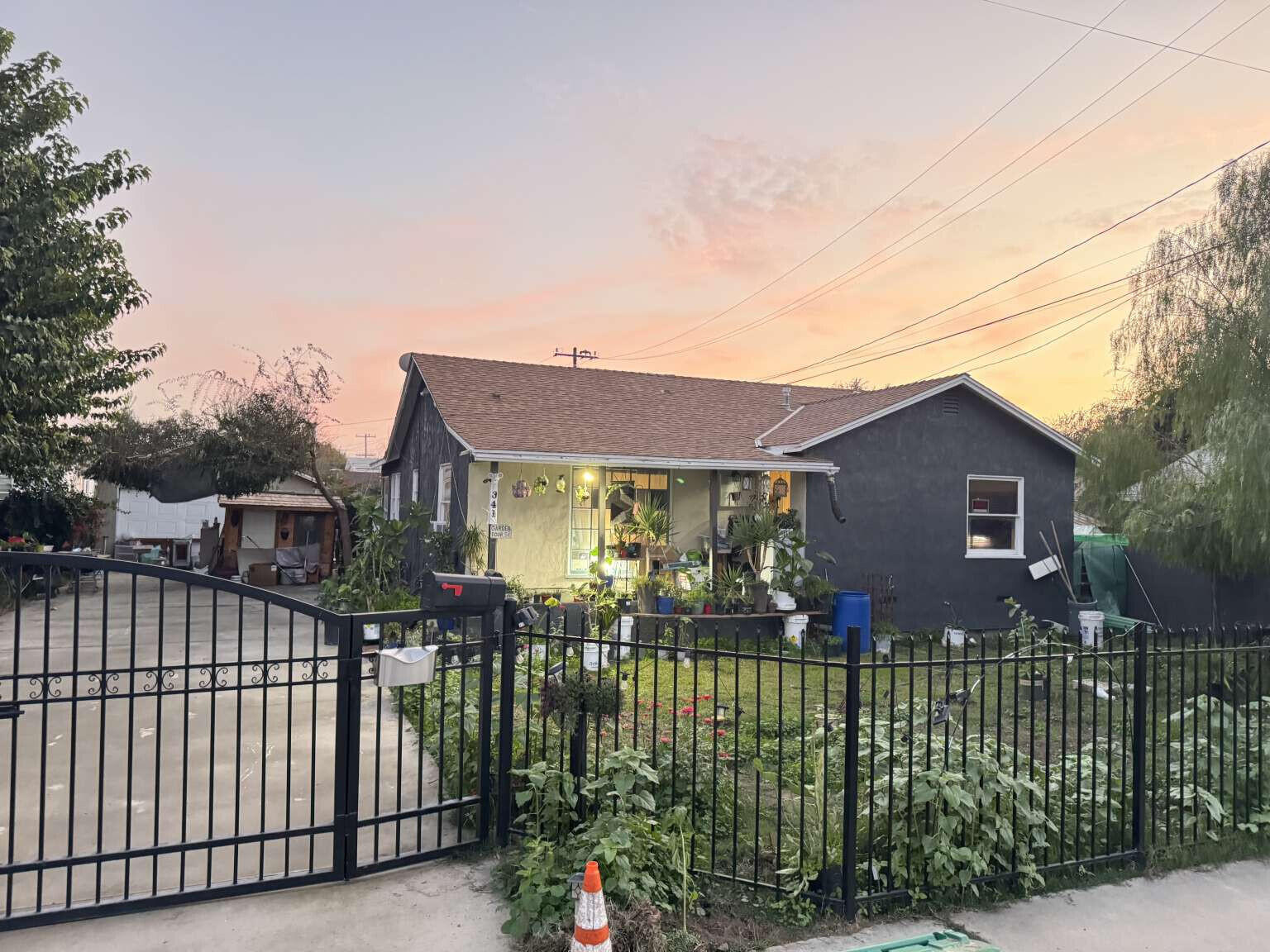 341 W Oak Ave, Porterville, CA 93257