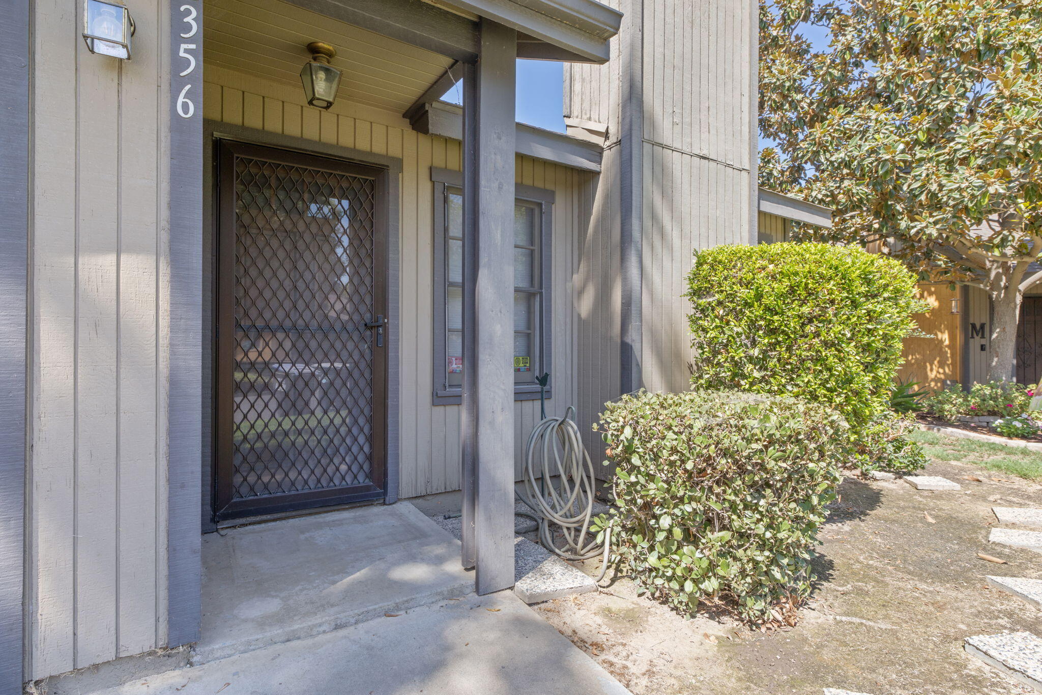2356 E Tulare Ave, Visalia, CA 93292