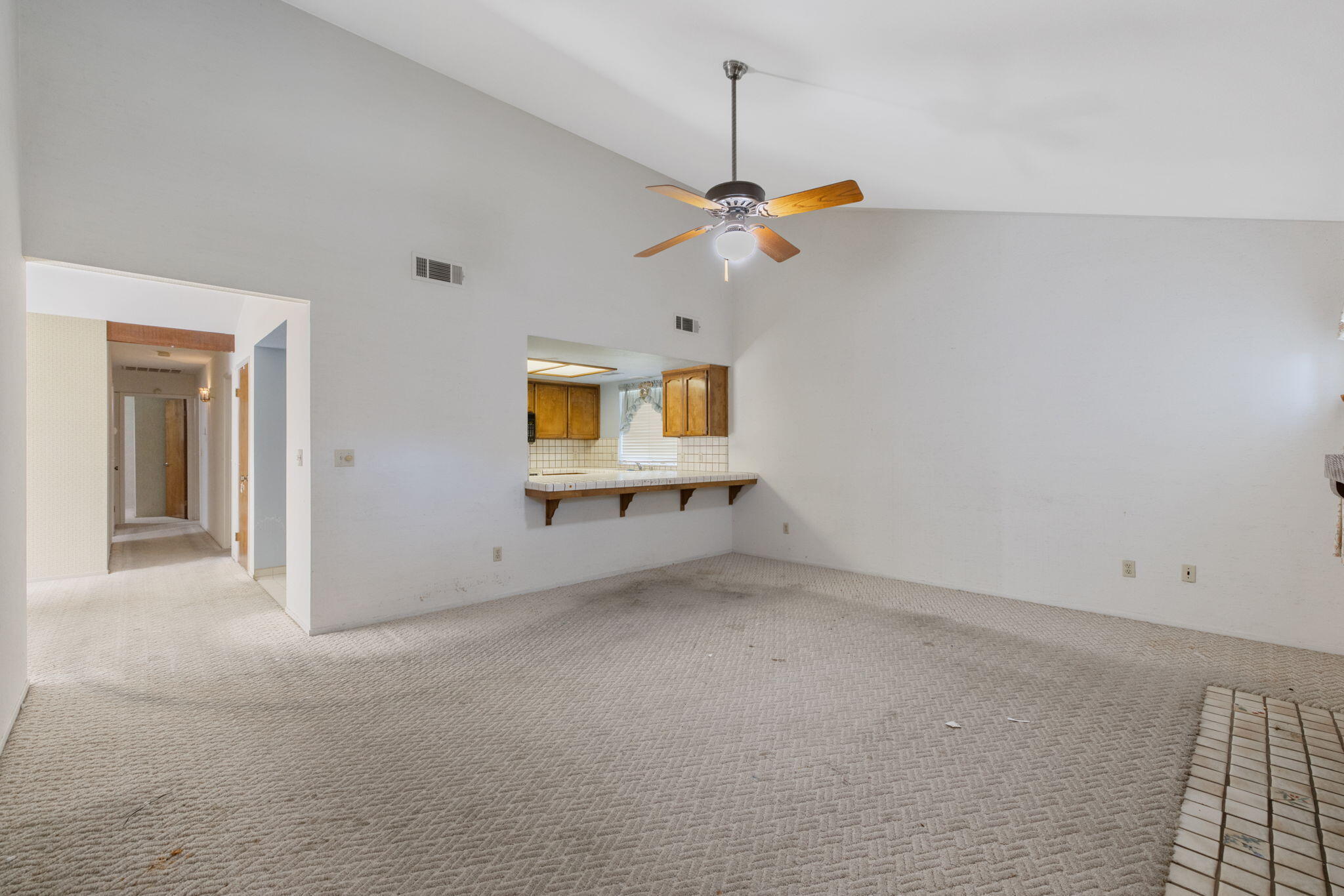 2356 E Tulare Ave, Visalia, CA 93292