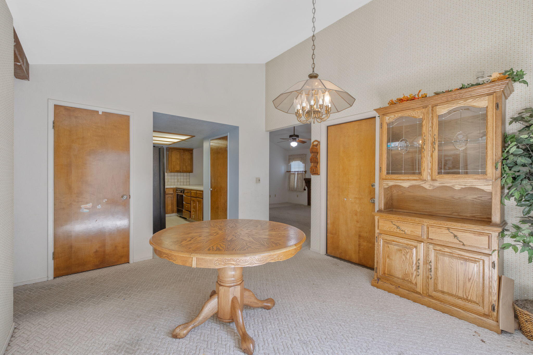 2356 E Tulare Ave, Visalia, CA 93292