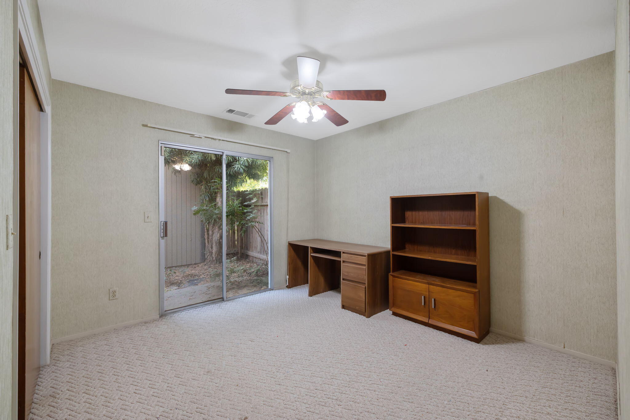 2356 E Tulare Ave, Visalia, CA 93292