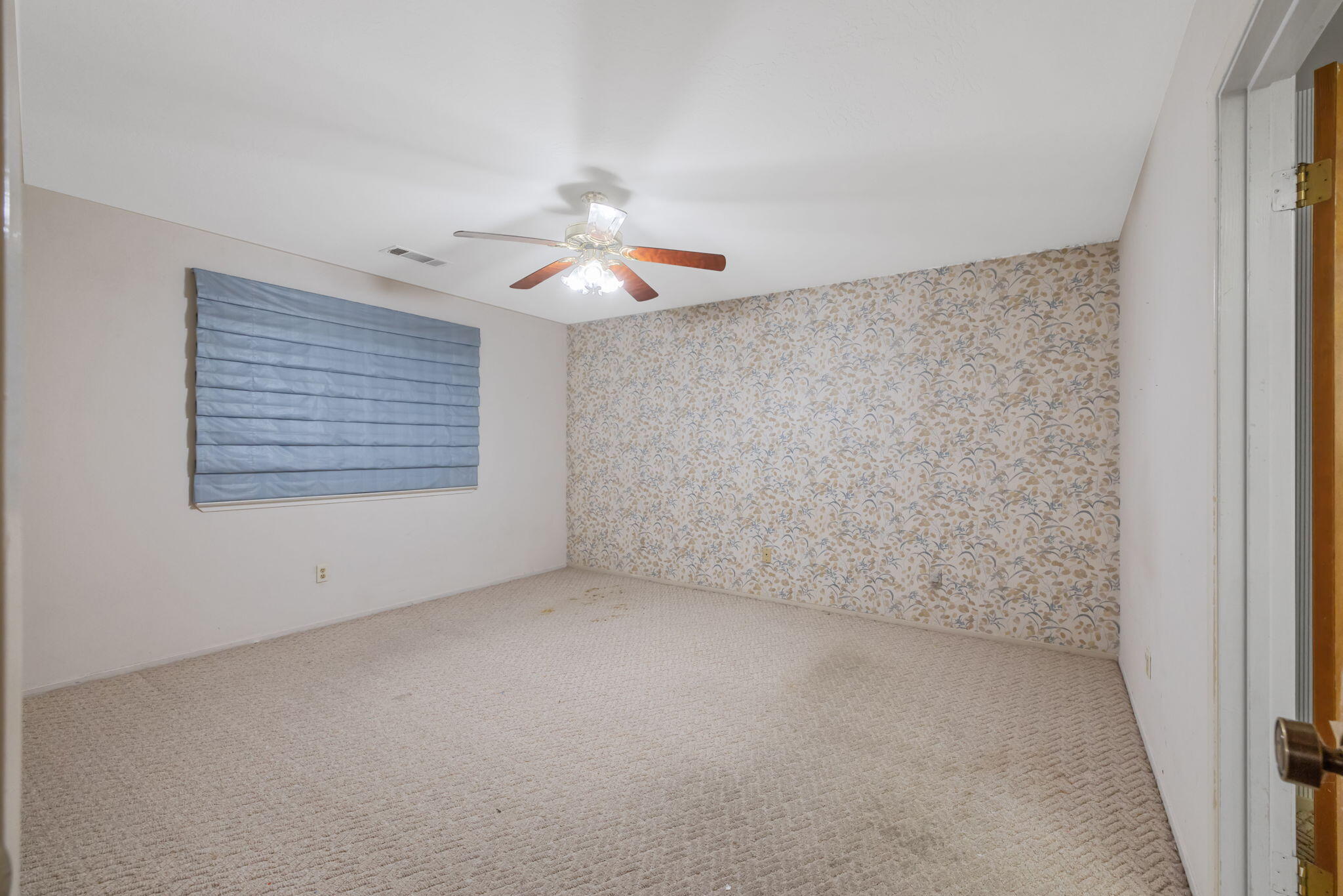 2356 E Tulare Ave, Visalia, CA 93292