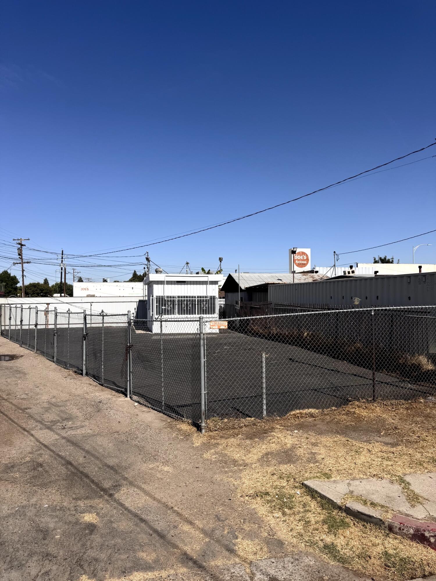 520 Kern St, Bakersfield, CA 93305