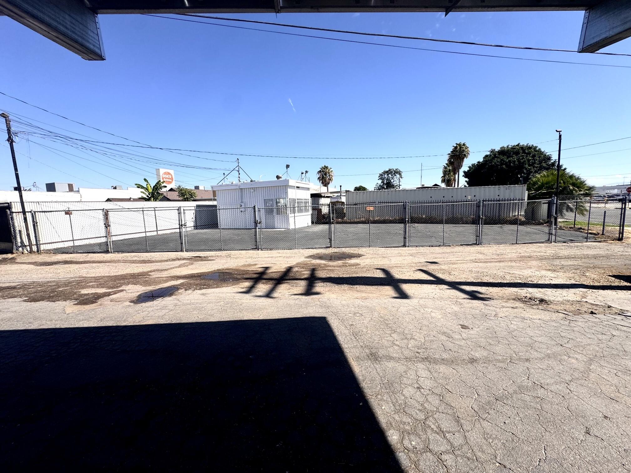 520 Kern St, Bakersfield, CA 93305