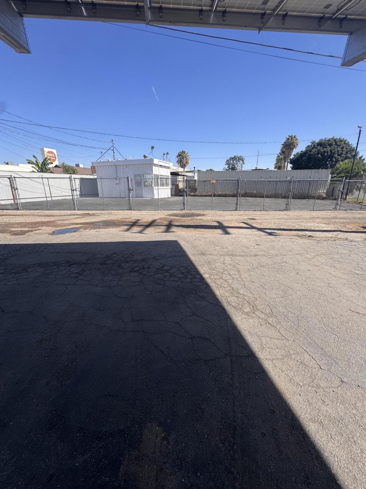 520 Kern St, Bakersfield, CA 93305