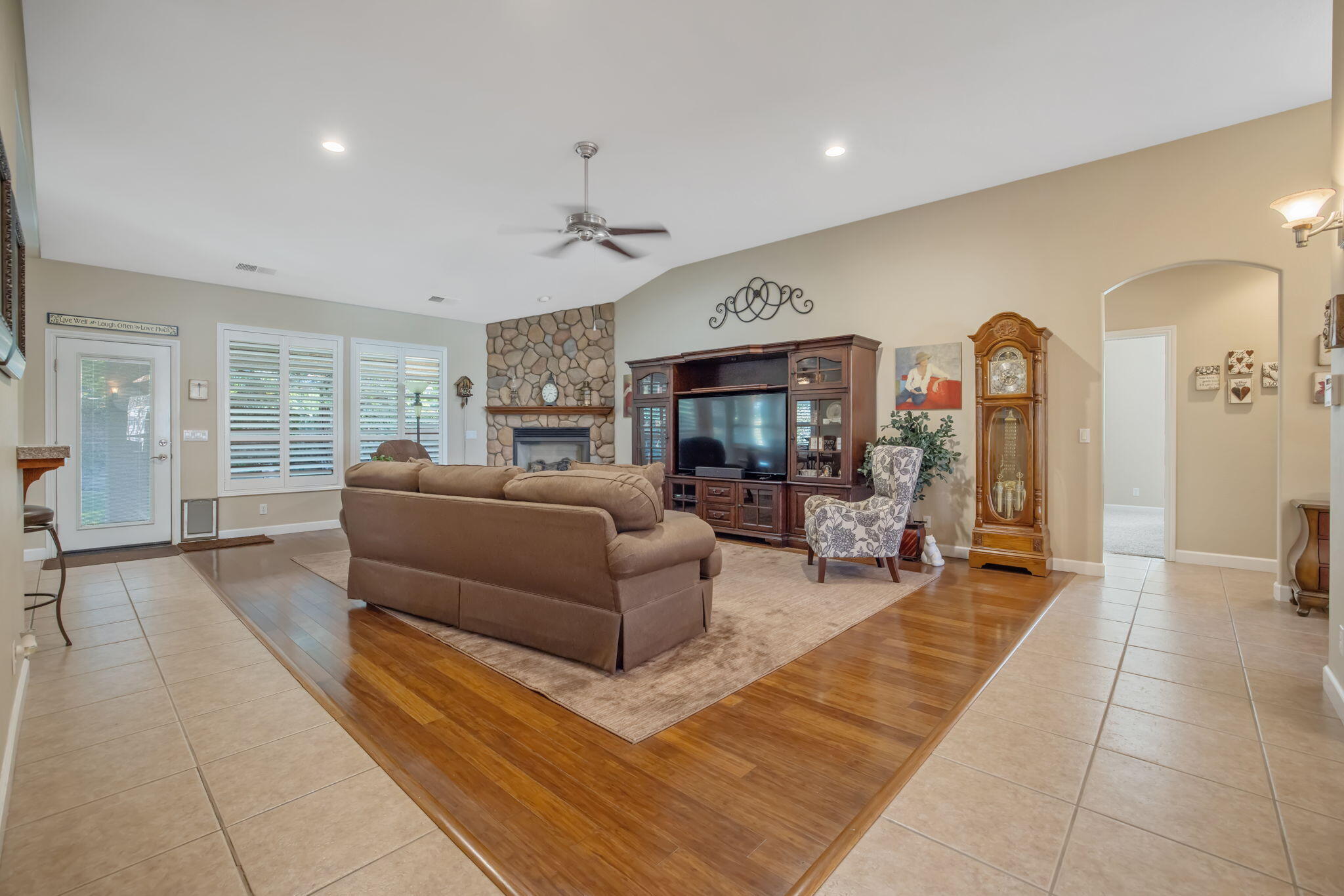 770 Sheffield Ave, Exeter, CA 93221