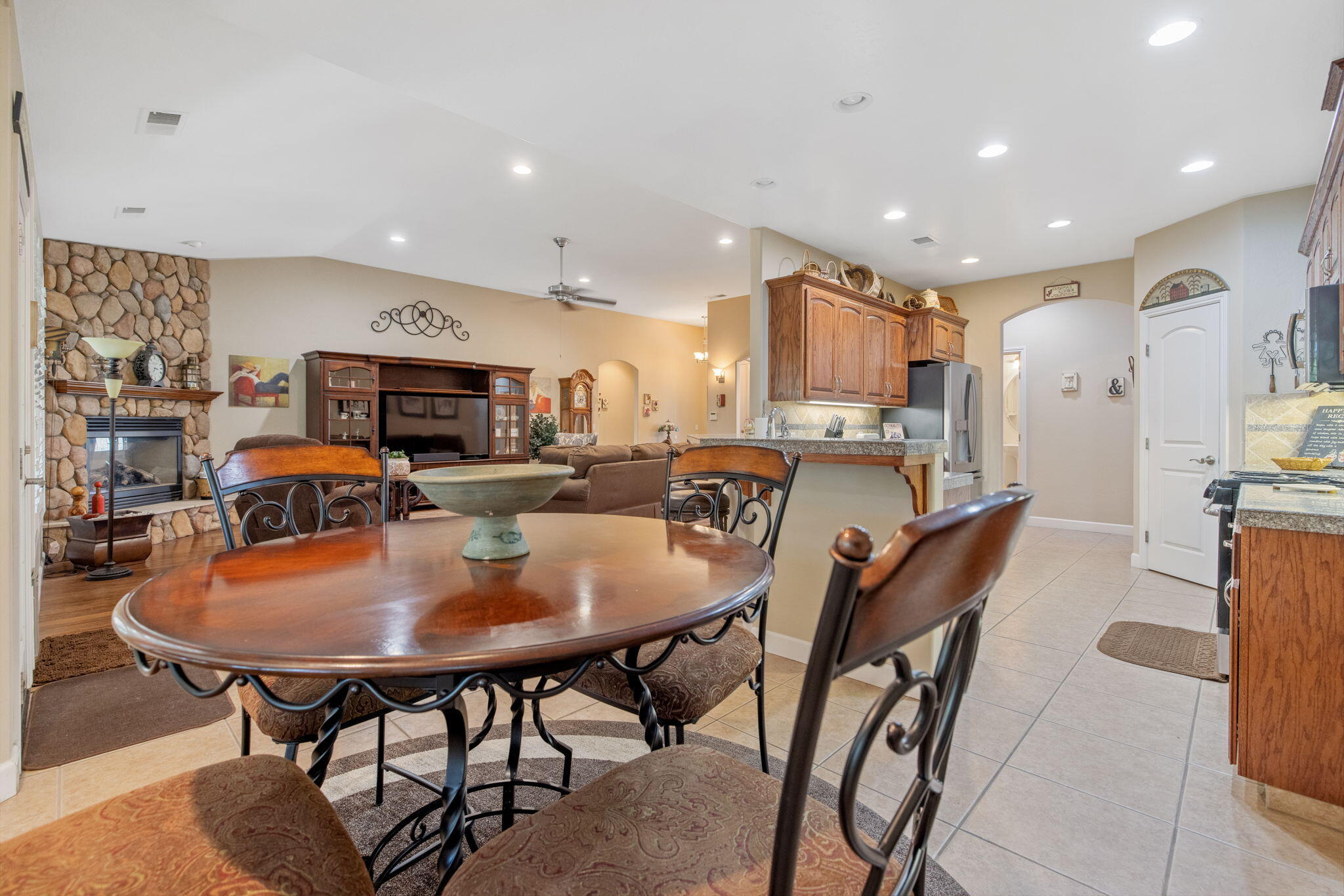 770 Sheffield Ave, Exeter, CA 93221