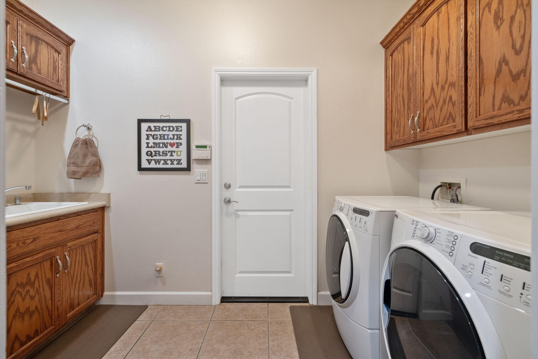 770 Sheffield Ave, Exeter, CA 93221
