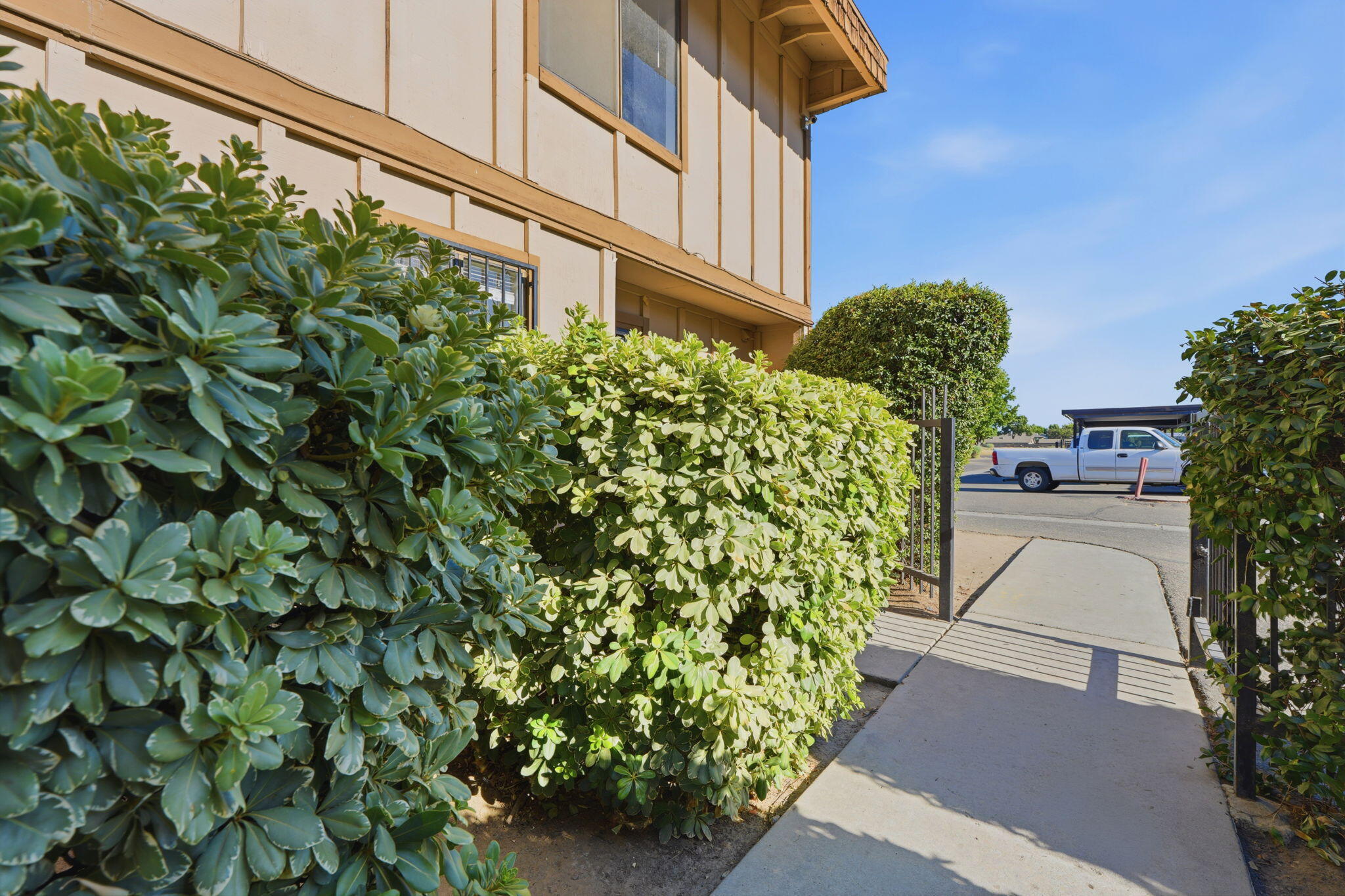 1221 N Peach Ave #112, Fresno, CA 93727