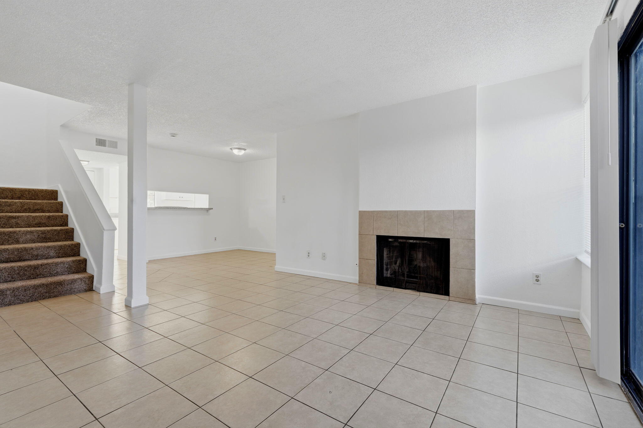 1221 N Peach Ave #112, Fresno, CA 93727