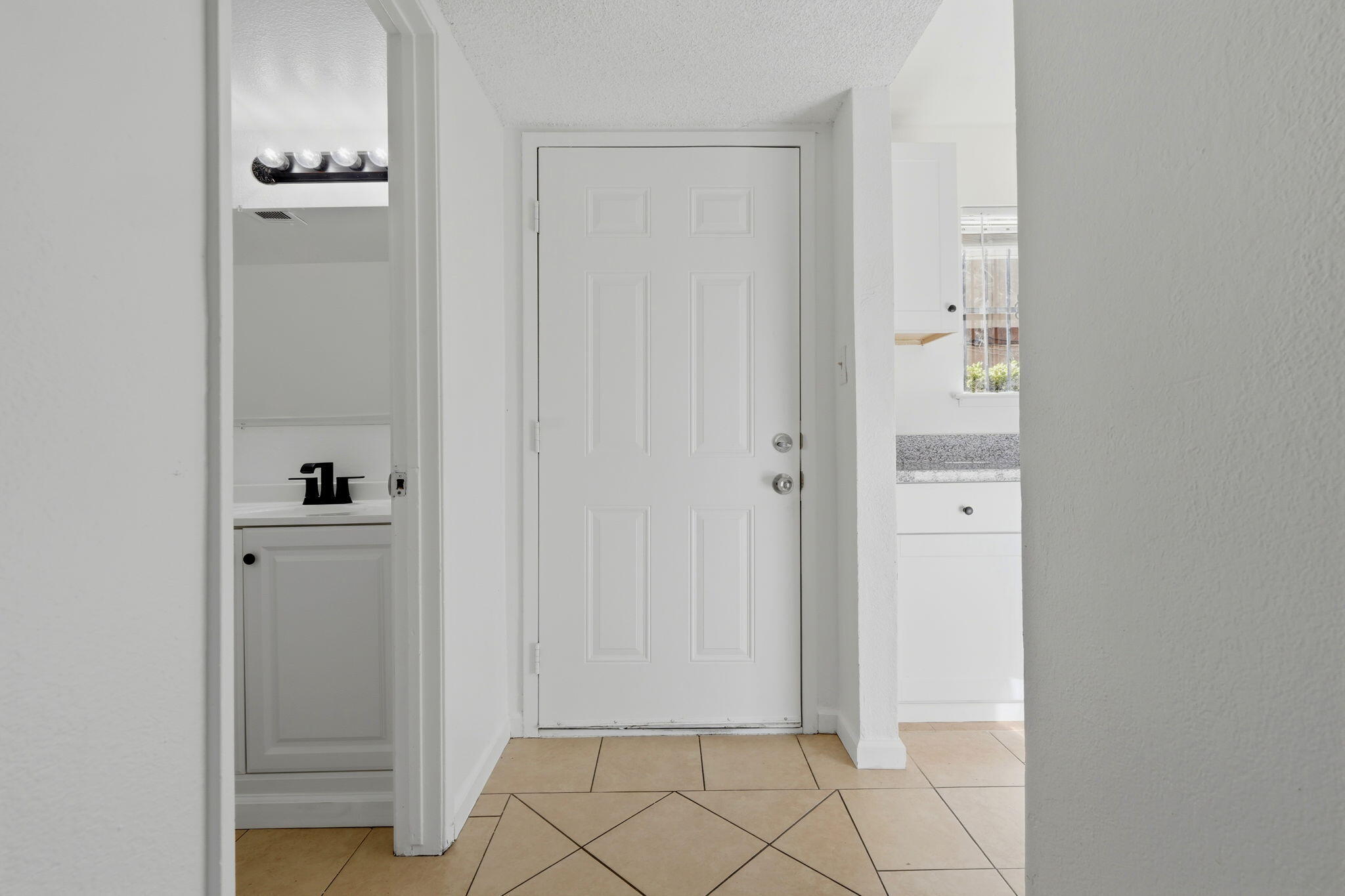 1221 N Peach Ave #112, Fresno, CA 93727