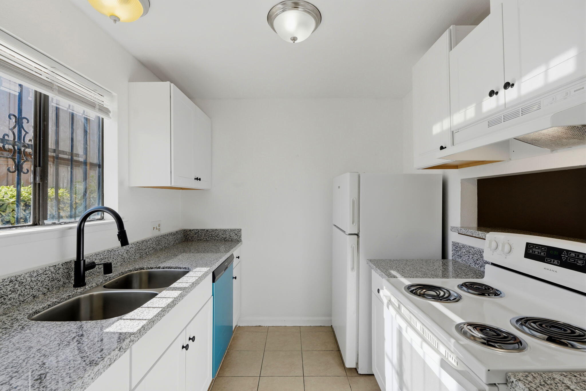 1221 N Peach Ave #112, Fresno, CA 93727