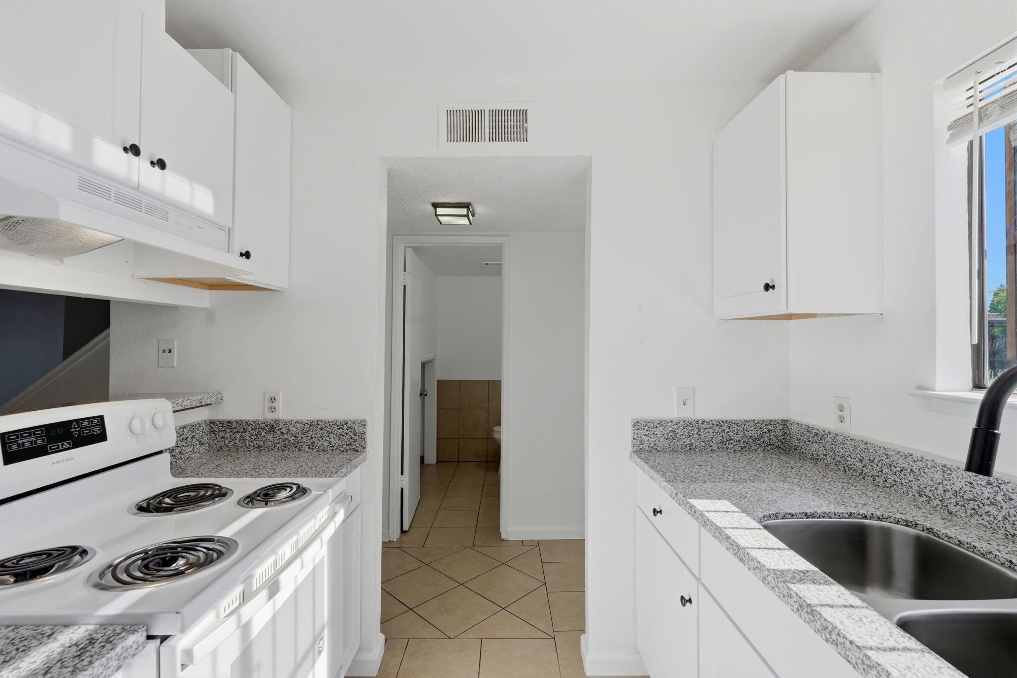 1221 N Peach Ave #112, Fresno, CA 93727