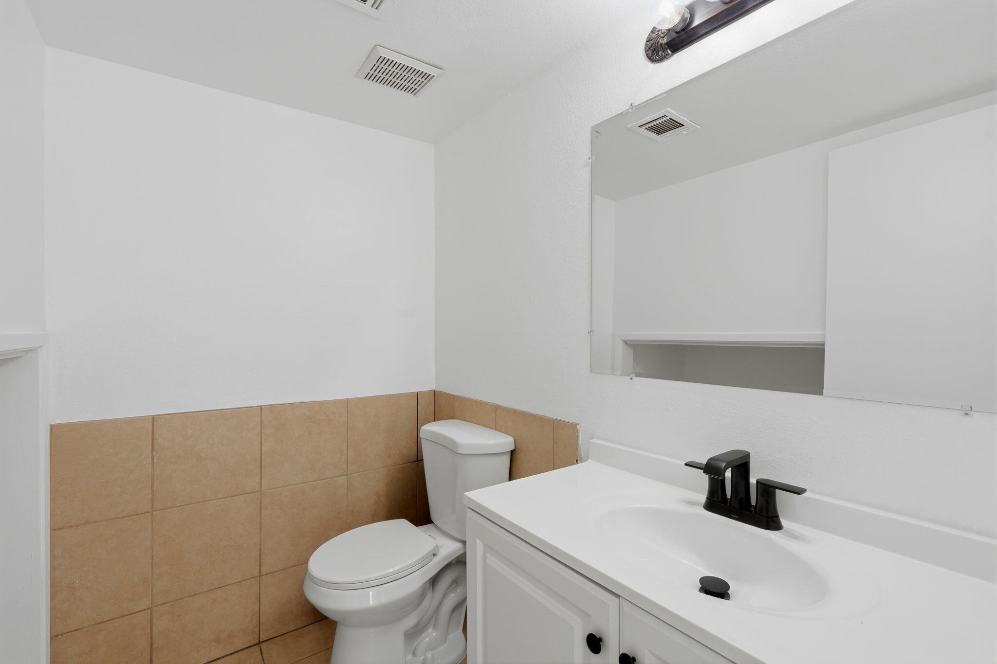 1221 N Peach Ave #112, Fresno, CA 93727