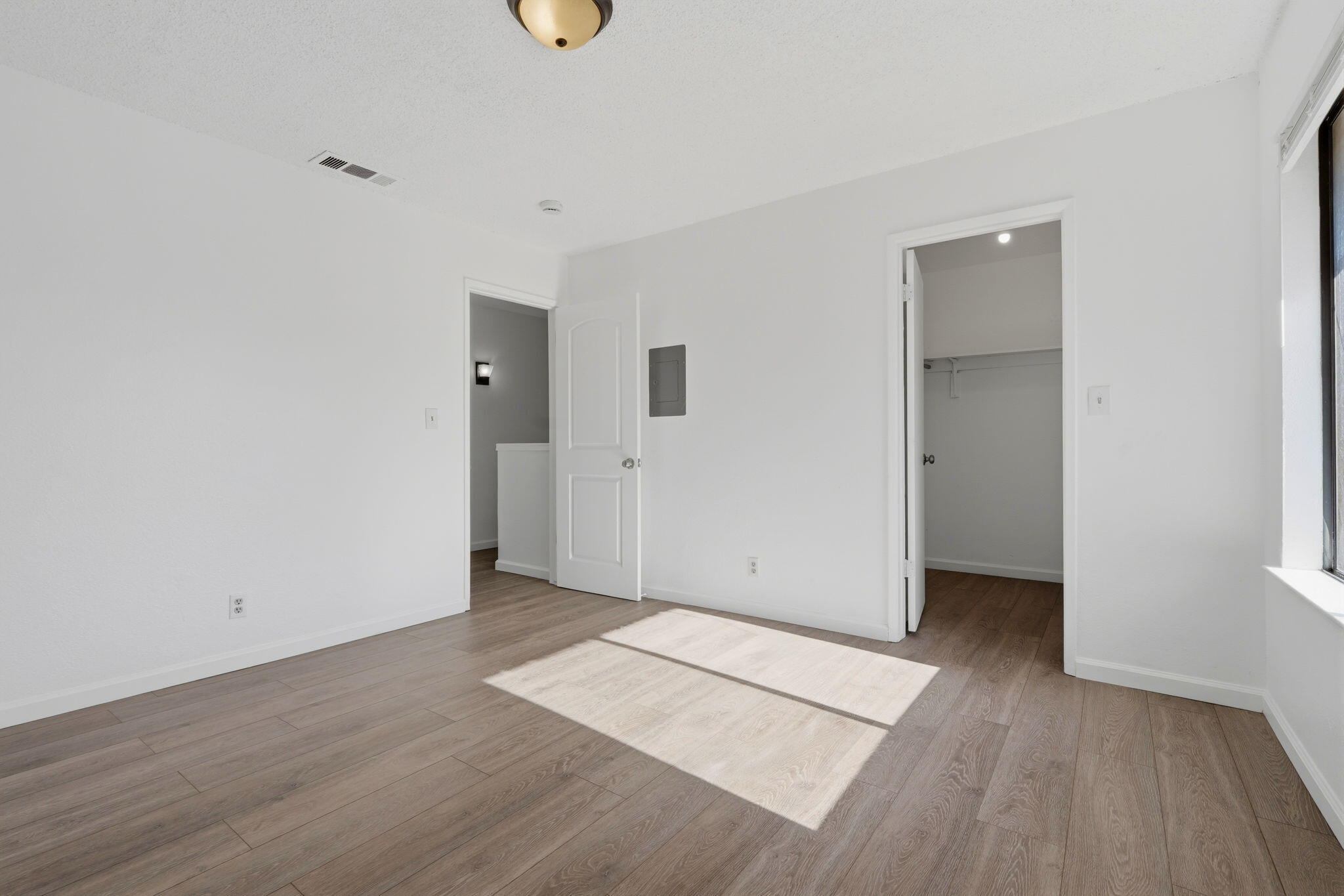 1221 N Peach Ave #112, Fresno, CA 93727