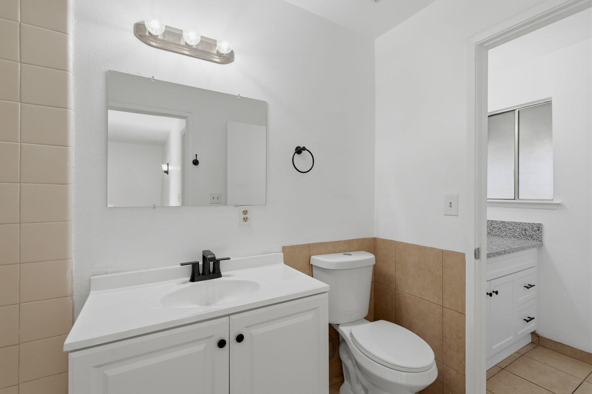 1221 N Peach Ave #112, Fresno, CA 93727
