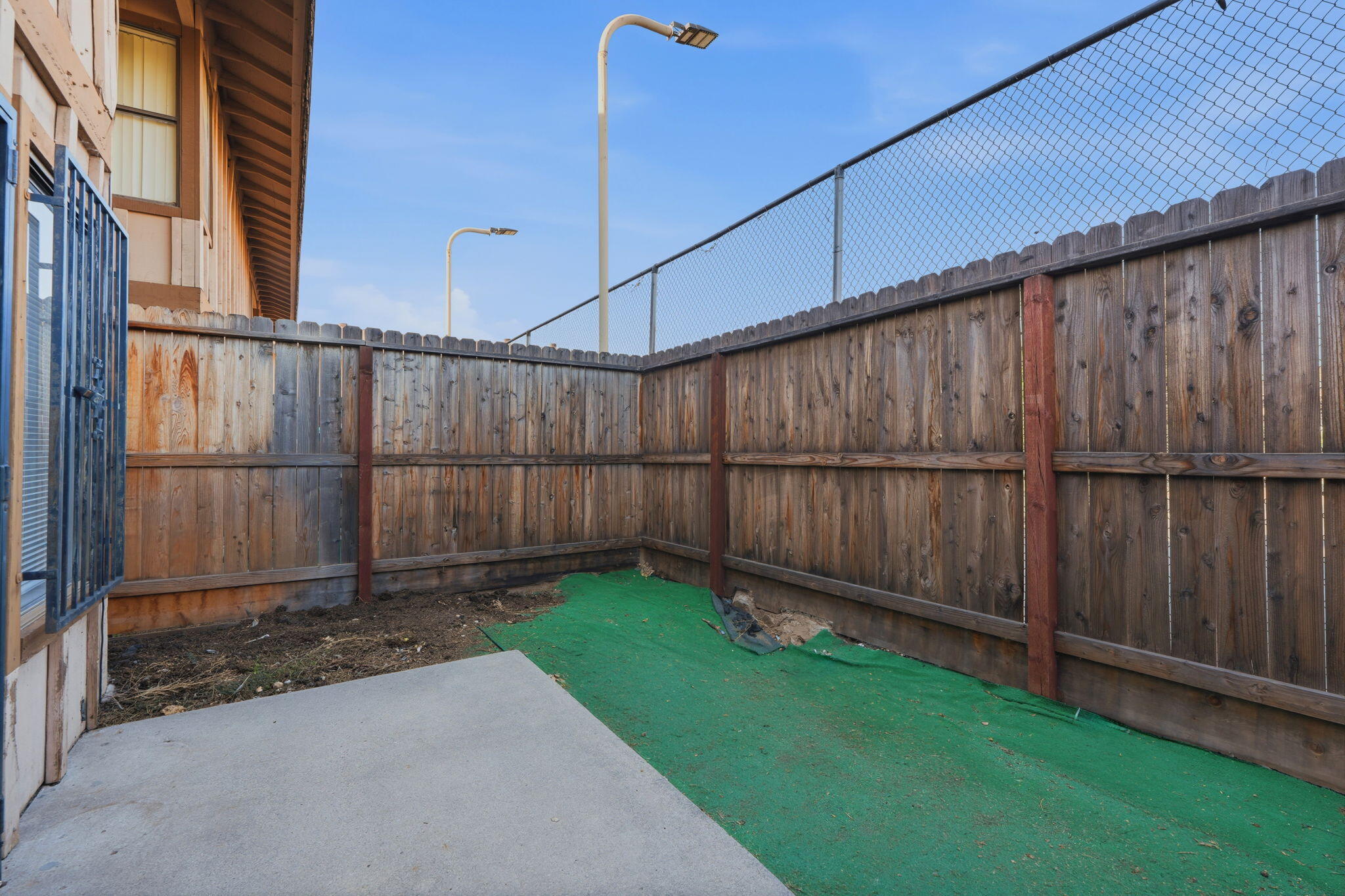 1221 N Peach Ave #112, Fresno, CA 93727