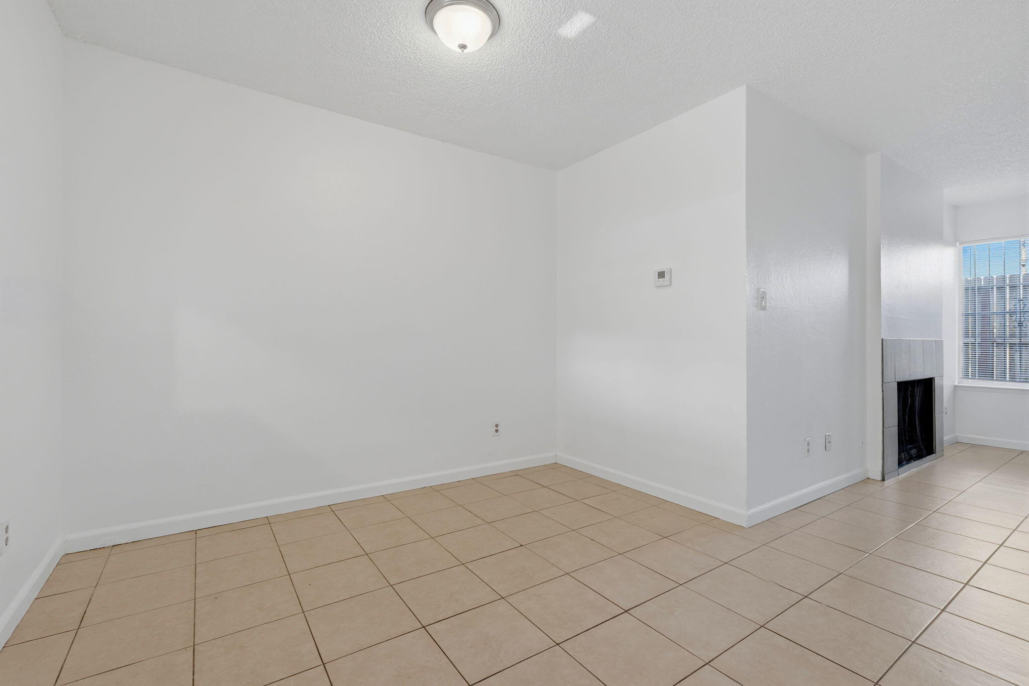 1221 N Peach Ave #112, Fresno, CA 93727