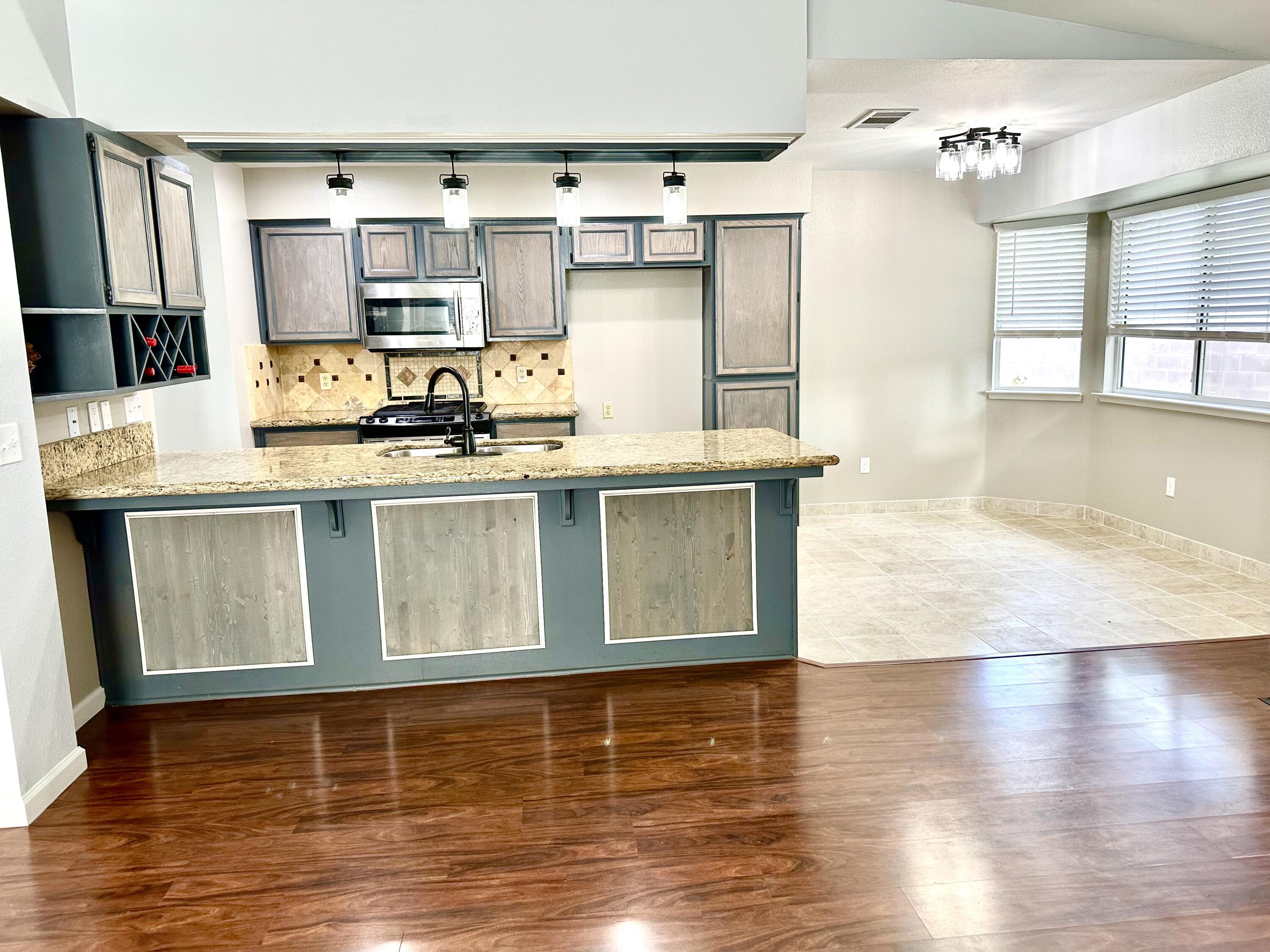 785 Heath Ct, Lemoore, CA 93245
