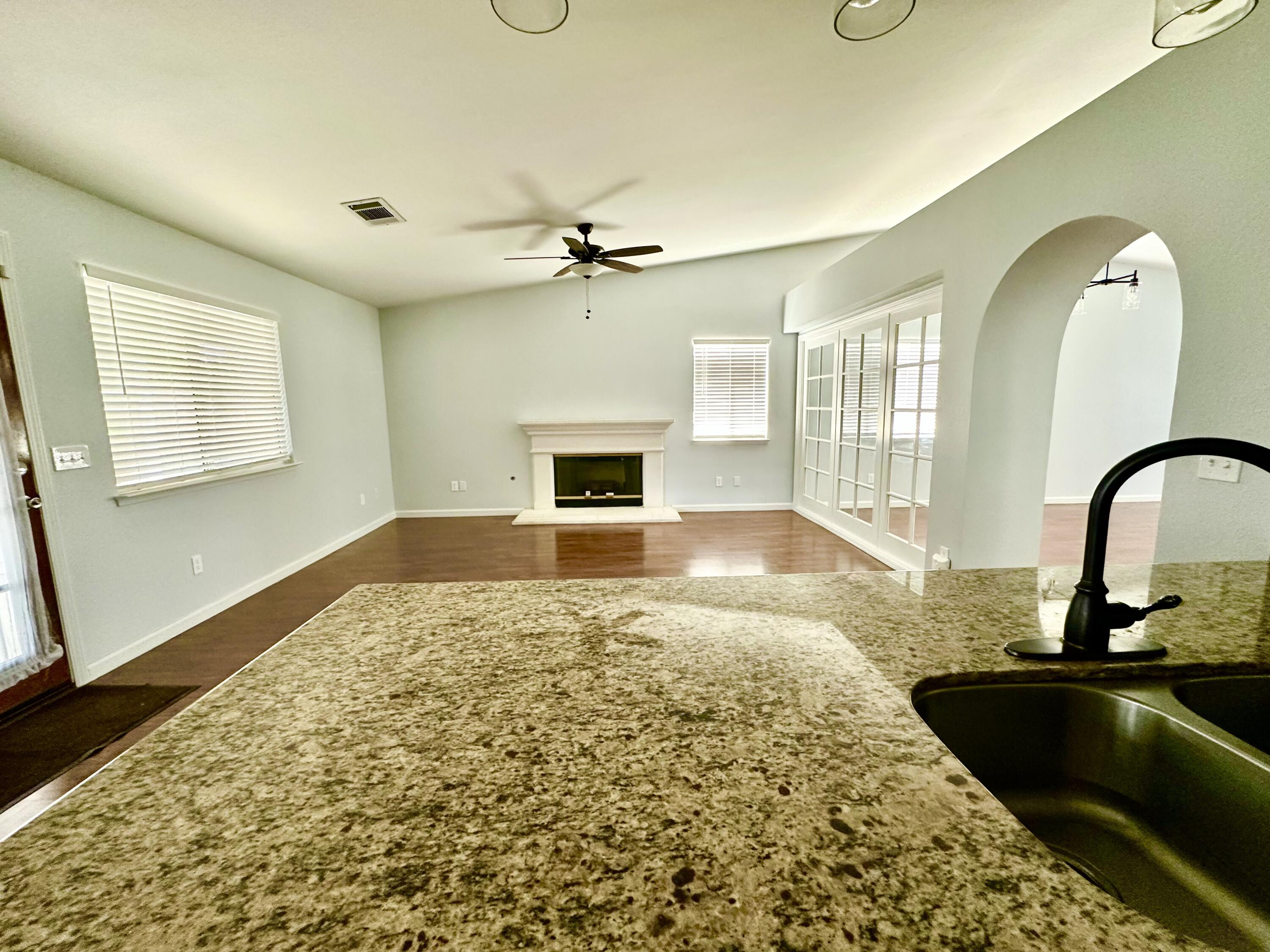 785 Heath Ct, Lemoore, CA 93245