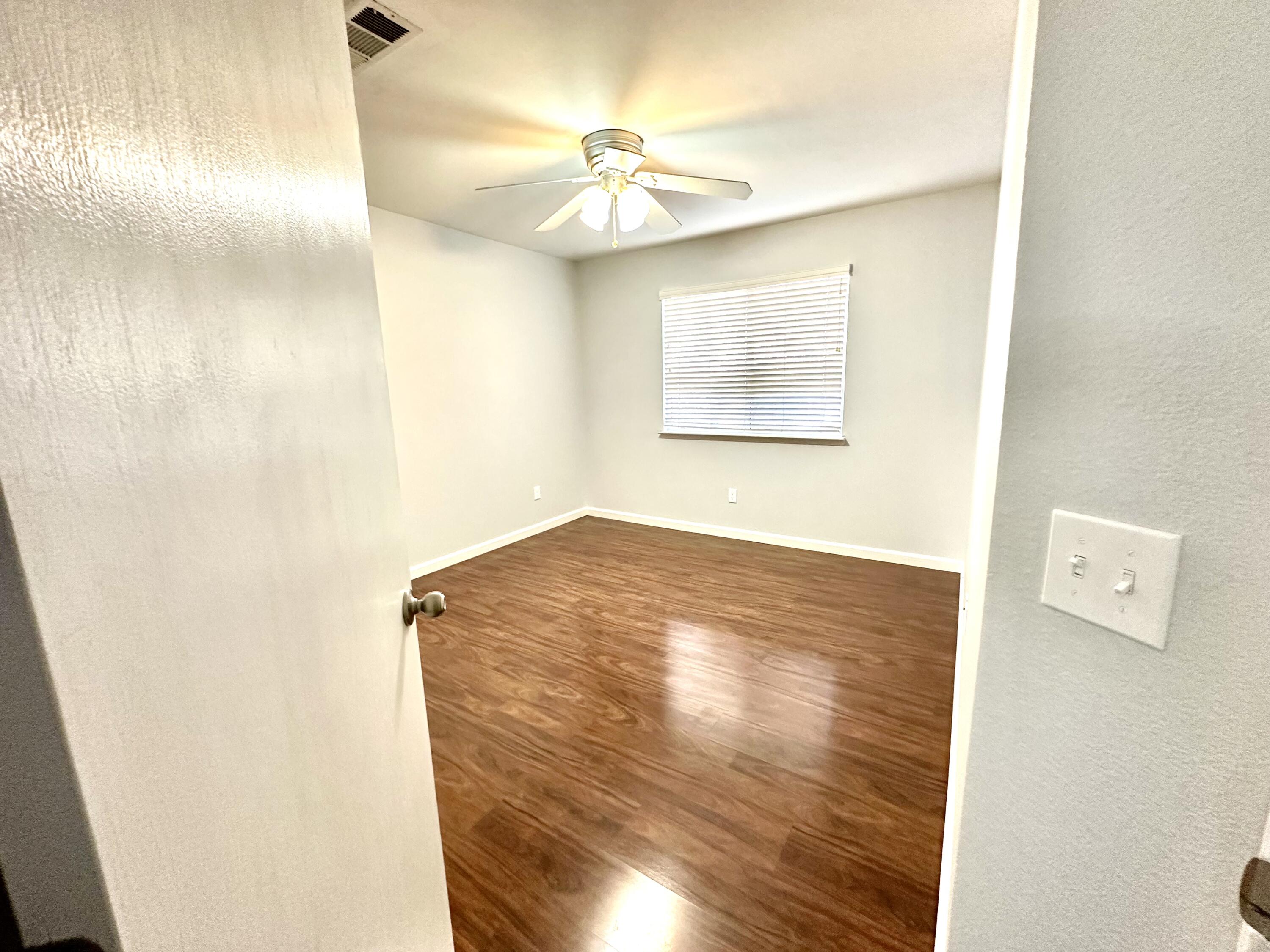 785 Heath Ct, Lemoore, CA 93245