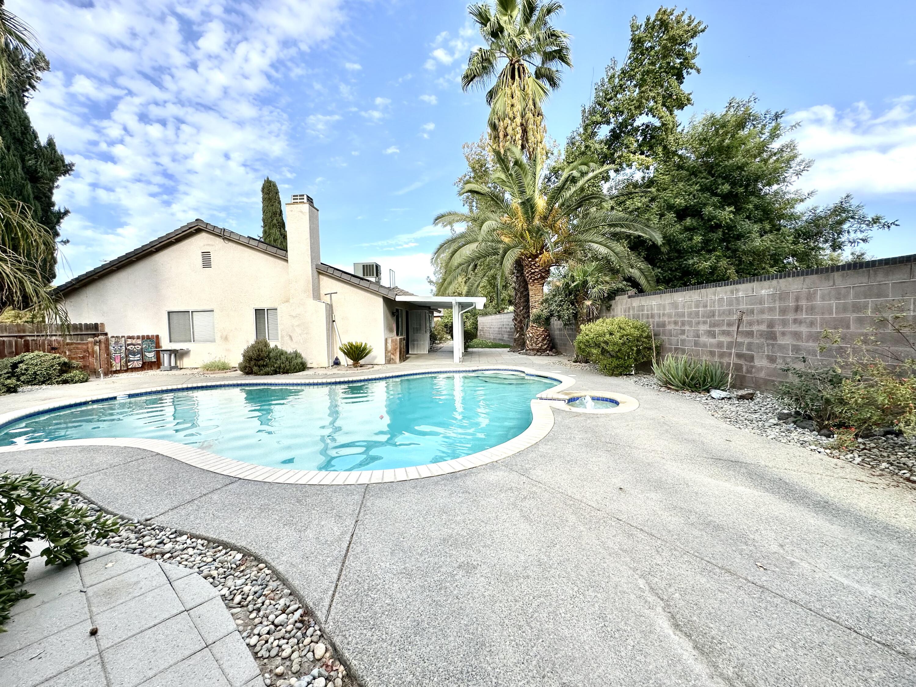 785 Heath Ct, Lemoore, CA 93245