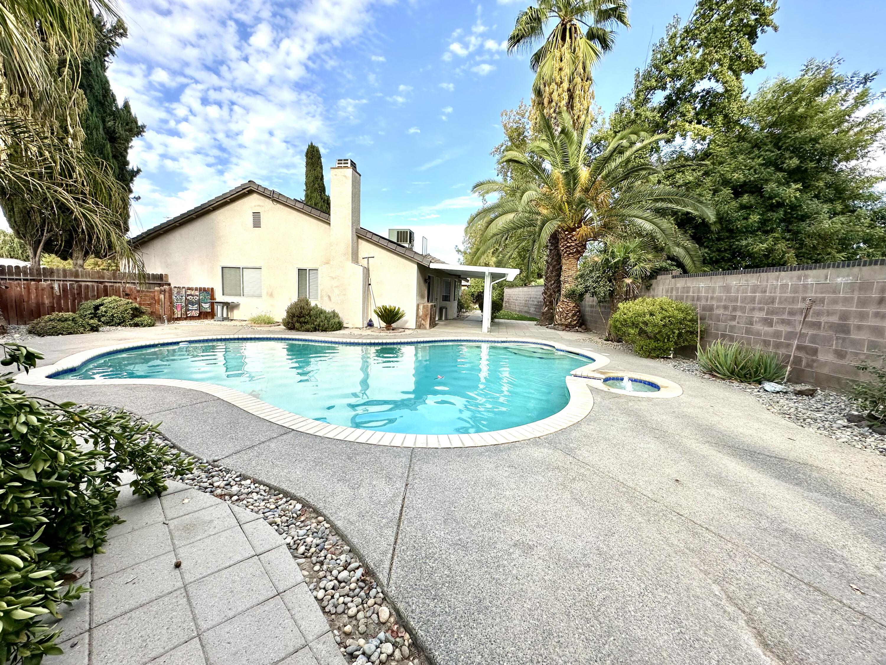 785 Heath Ct, Lemoore, CA 93245