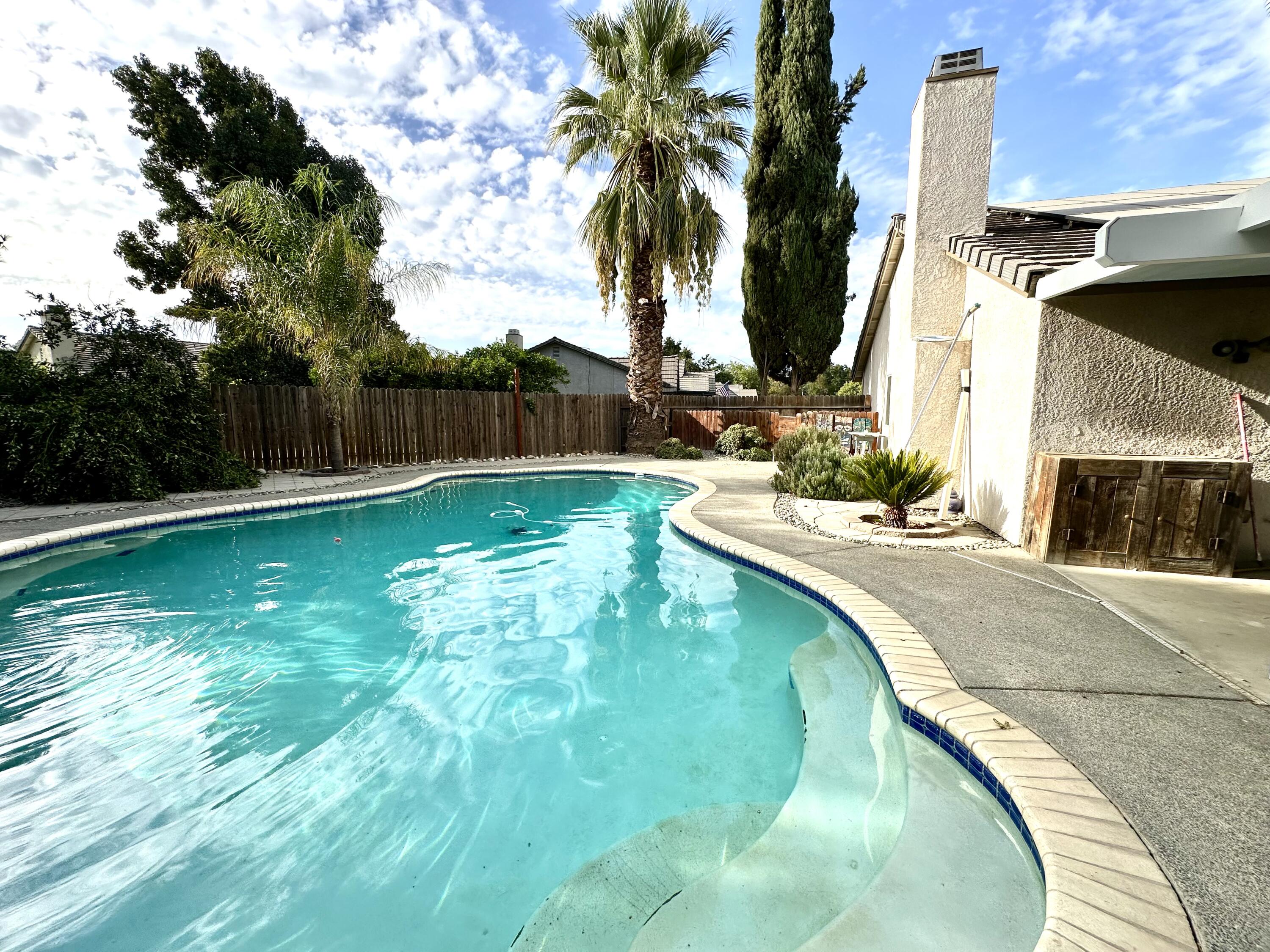785 Heath Ct, Lemoore, CA 93245