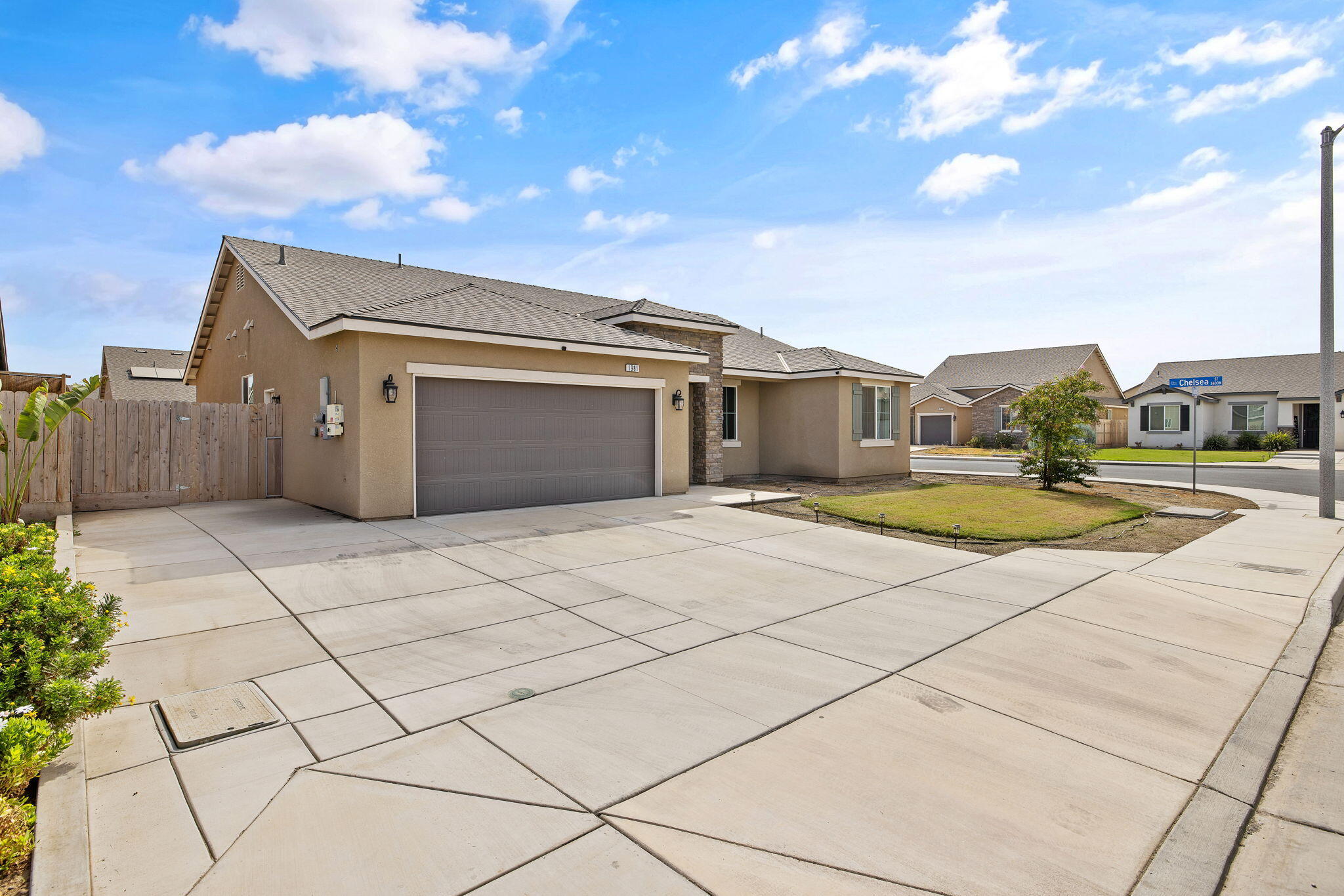 1981 Chancellor Ave, Tulare, CA 93274