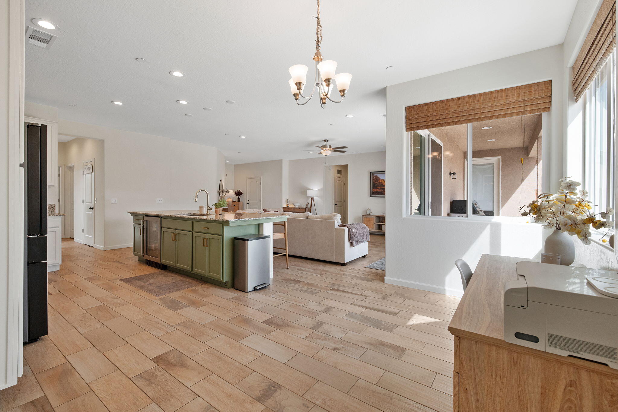 1981 Chancellor Ave, Tulare, CA 93274