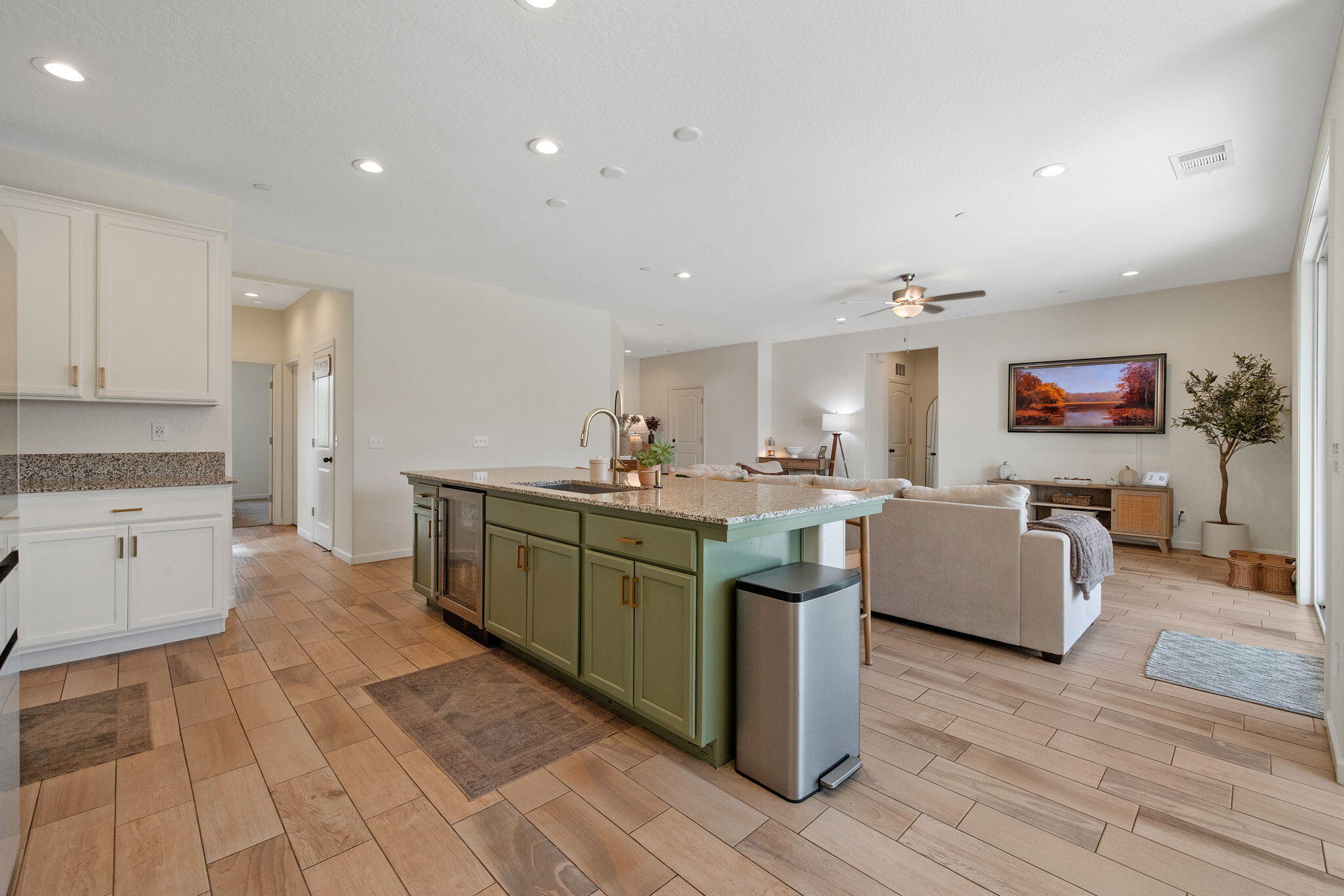1981 Chancellor Ave, Tulare, CA 93274
