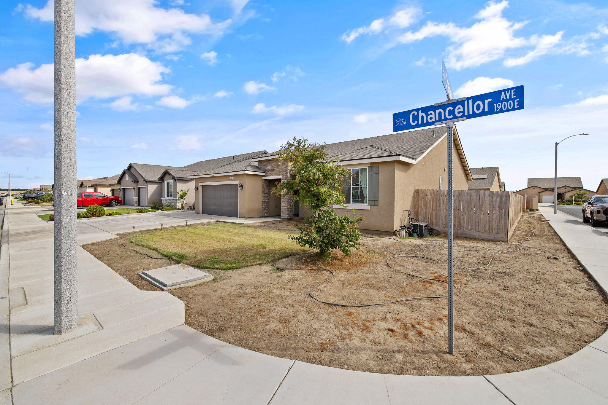 1981 Chancellor Ave, Tulare, CA 93274