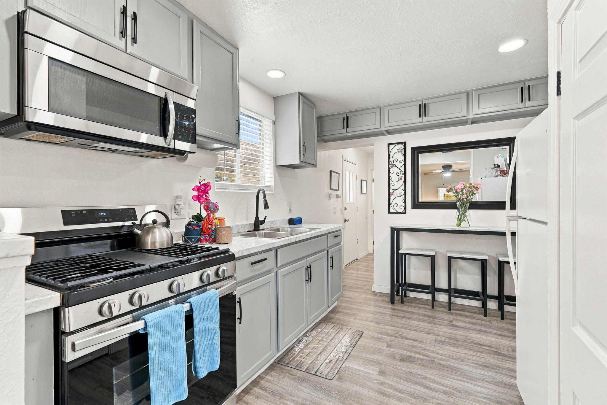 405 Neville St, Hanford, CA 93230