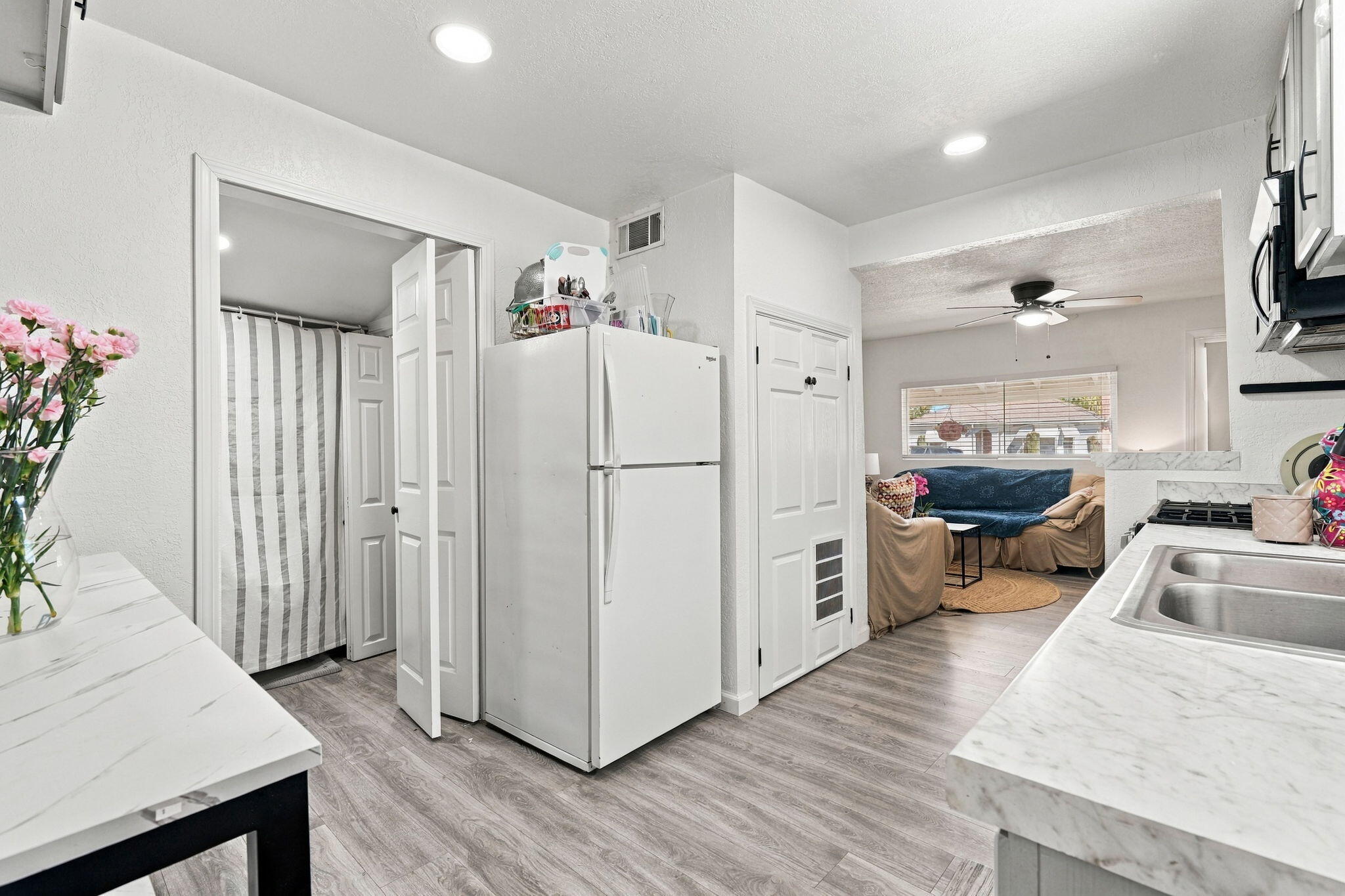 405 Neville St, Hanford, CA 93230