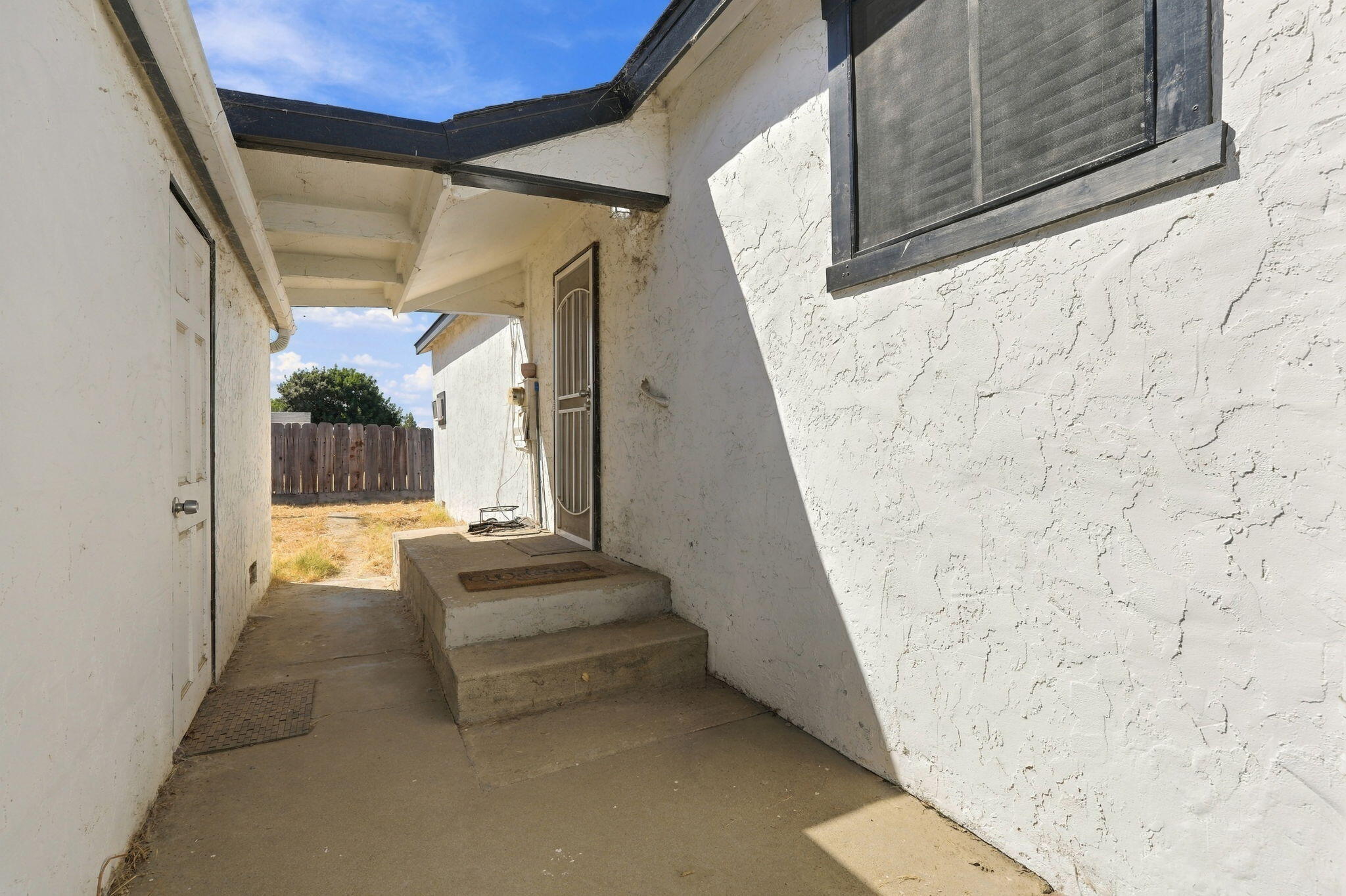 405 Neville St, Hanford, CA 93230