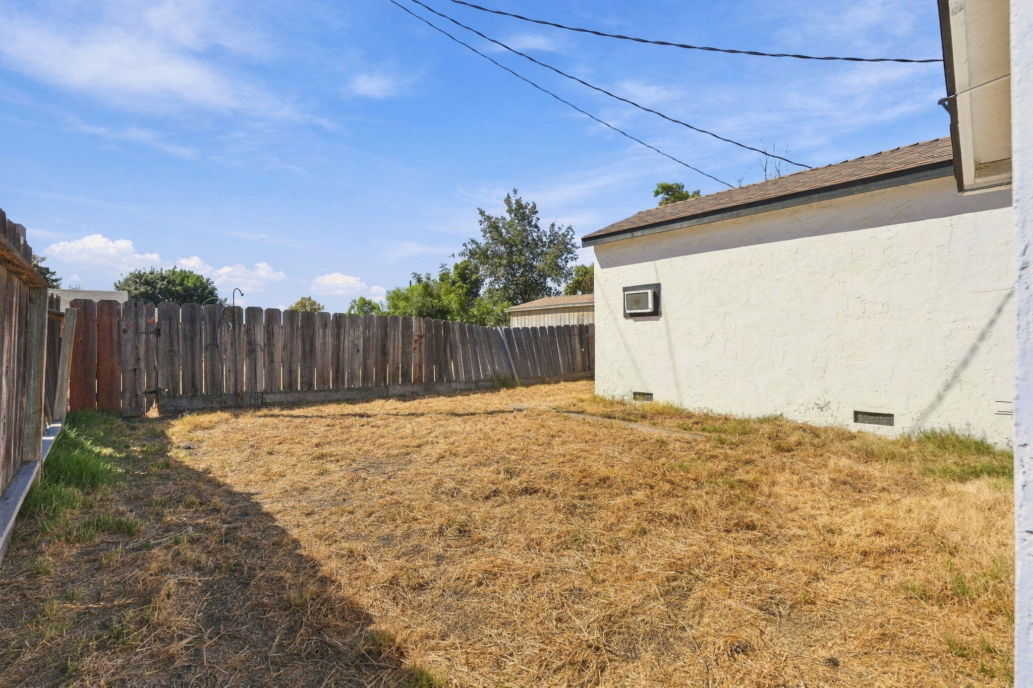 405 Neville St, Hanford, CA 93230