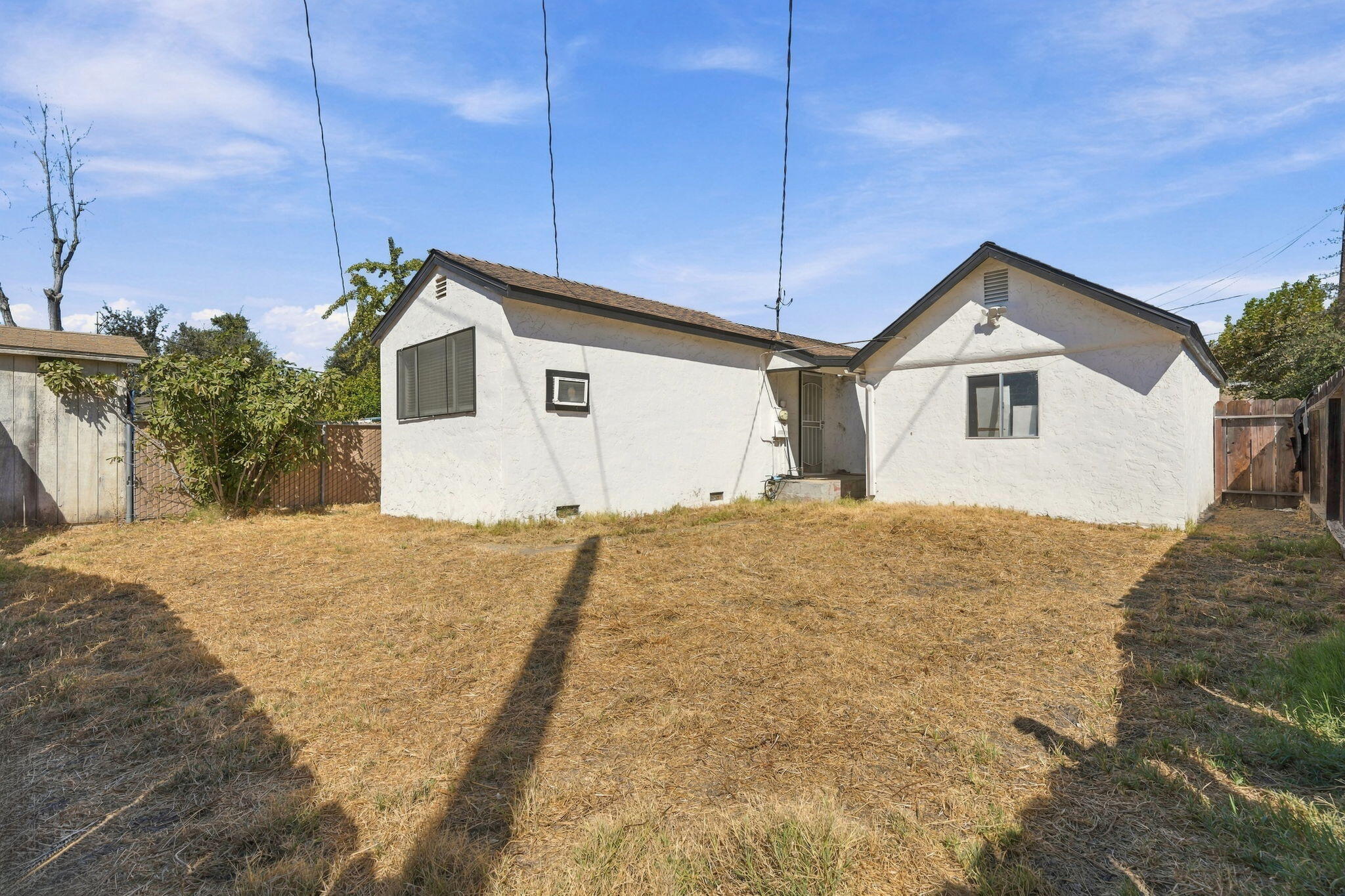 405 Neville St, Hanford, CA 93230