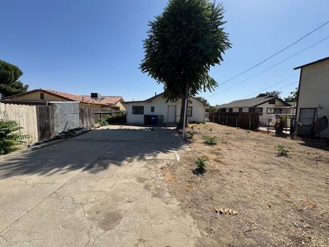 202 Moneta Ave, Bakersfield, CA 93308
