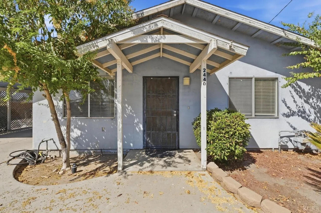 2440 Sherman Ave ##1/2, Corcoran, CA 93212