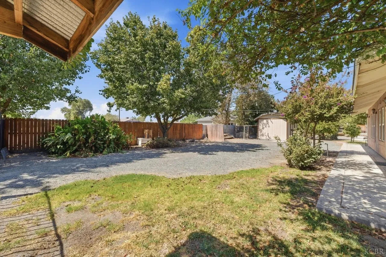 2440 Sherman Ave ##1/2, Corcoran, CA 93212