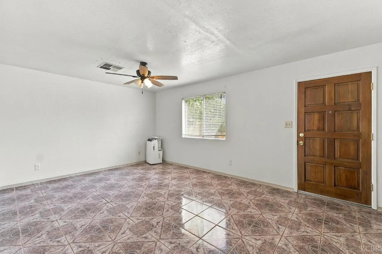 2440 Sherman Ave ##1/2, Corcoran, CA 93212