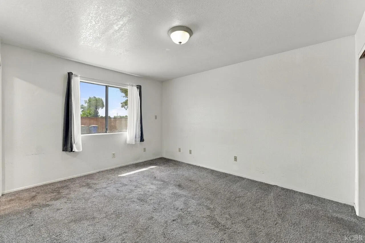 2440 Sherman Ave ##1/2, Corcoran, CA 93212