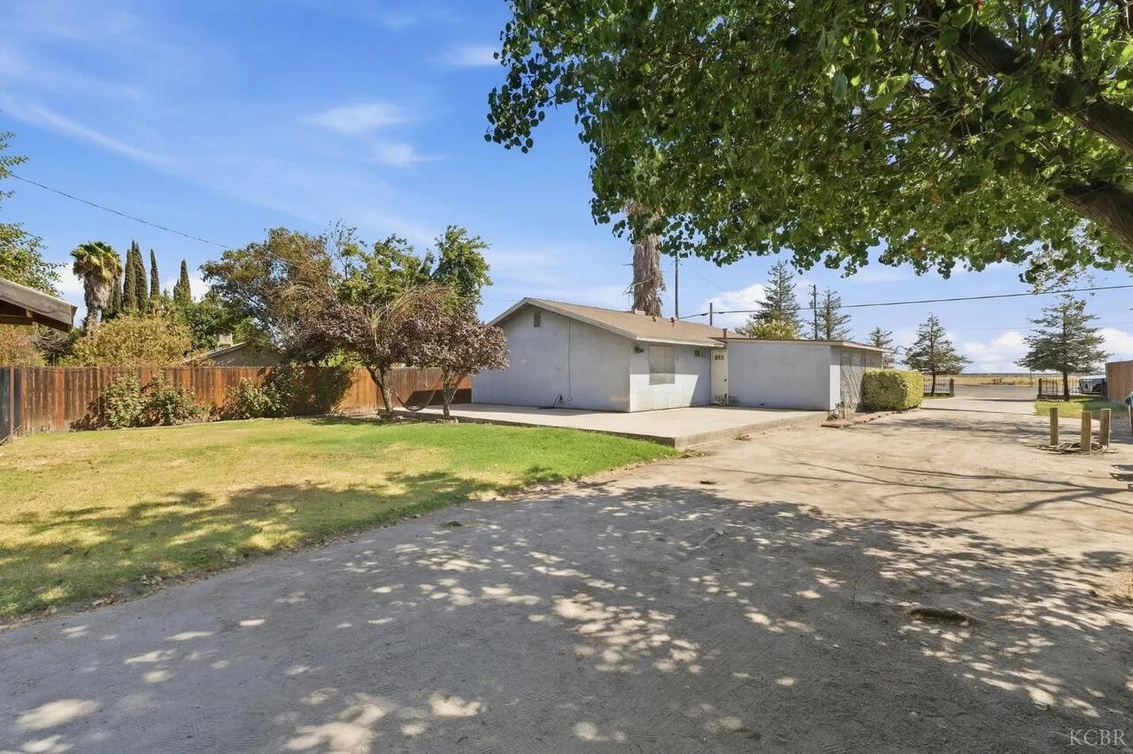 2440 Sherman Ave ##1/2, Corcoran, CA 93212