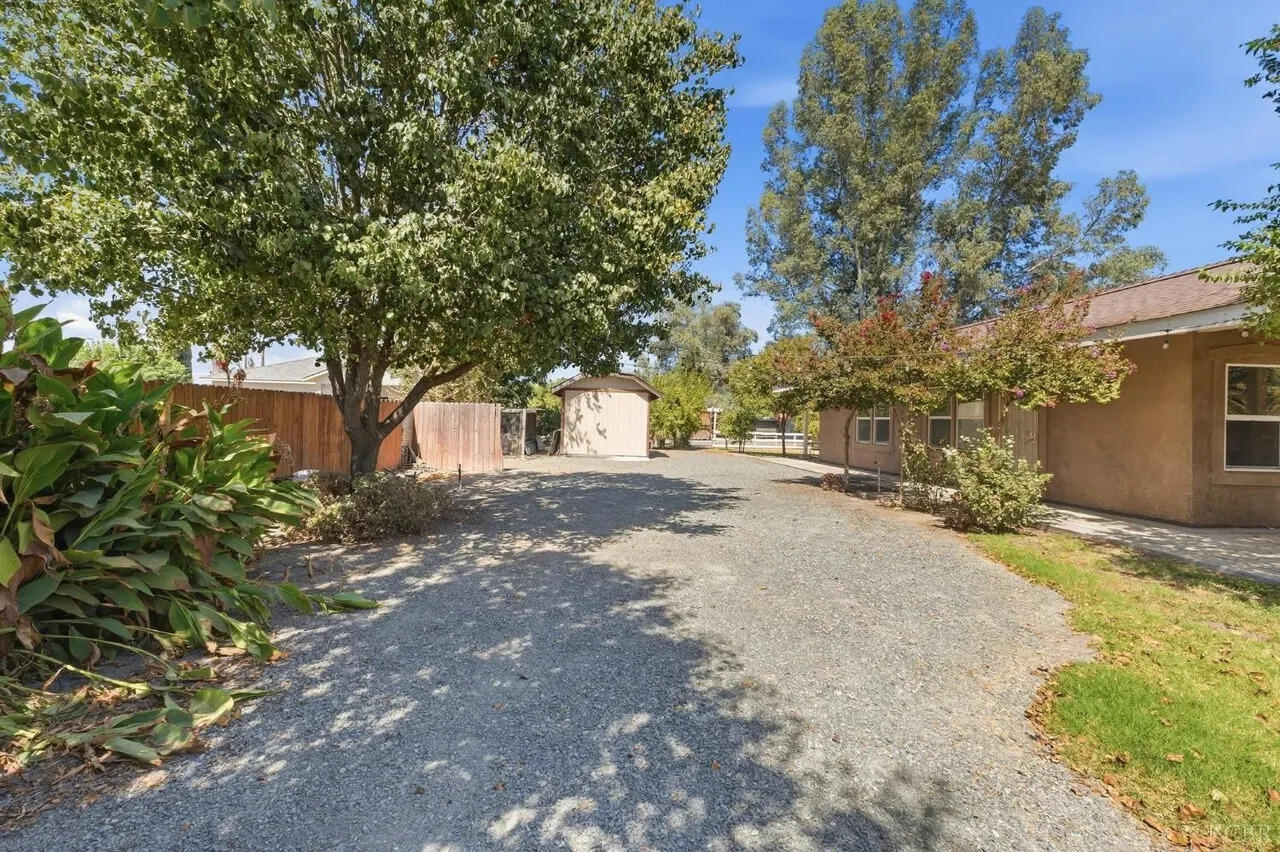 2440 Sherman Ave ##1/2, Corcoran, CA 93212