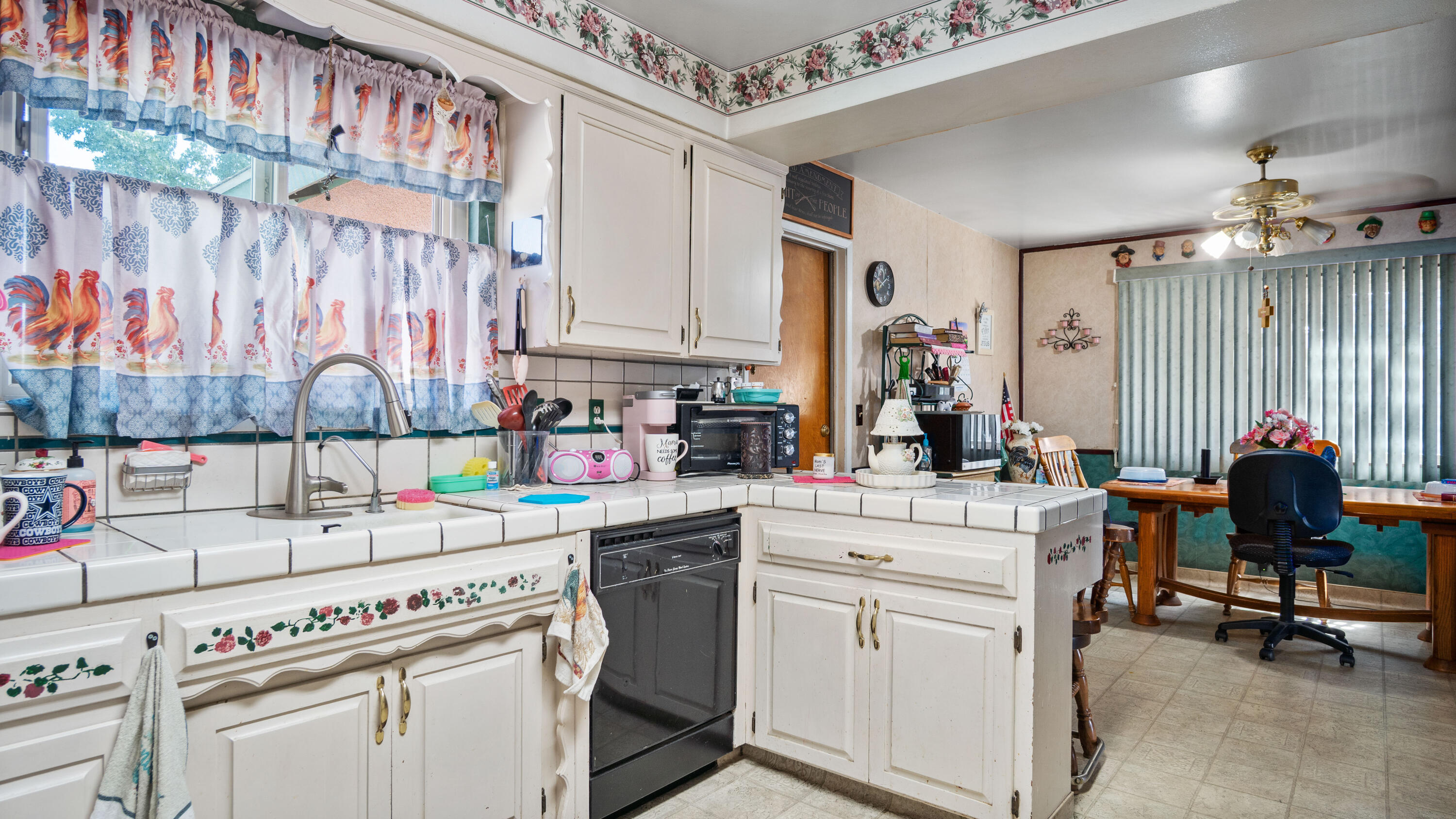 221 N Beverly St, Porterville, CA 93257
