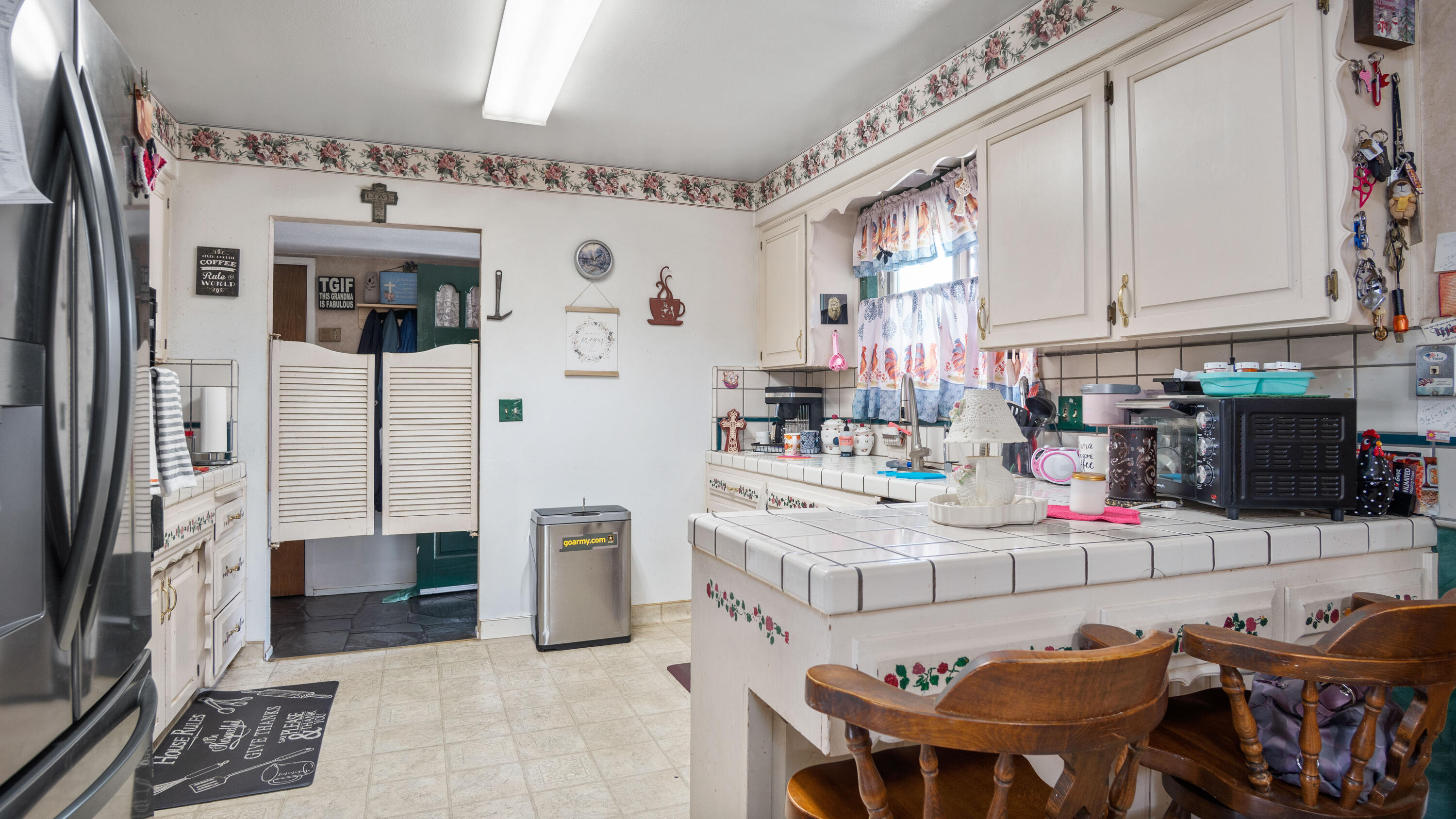 221 N Beverly St, Porterville, CA 93257