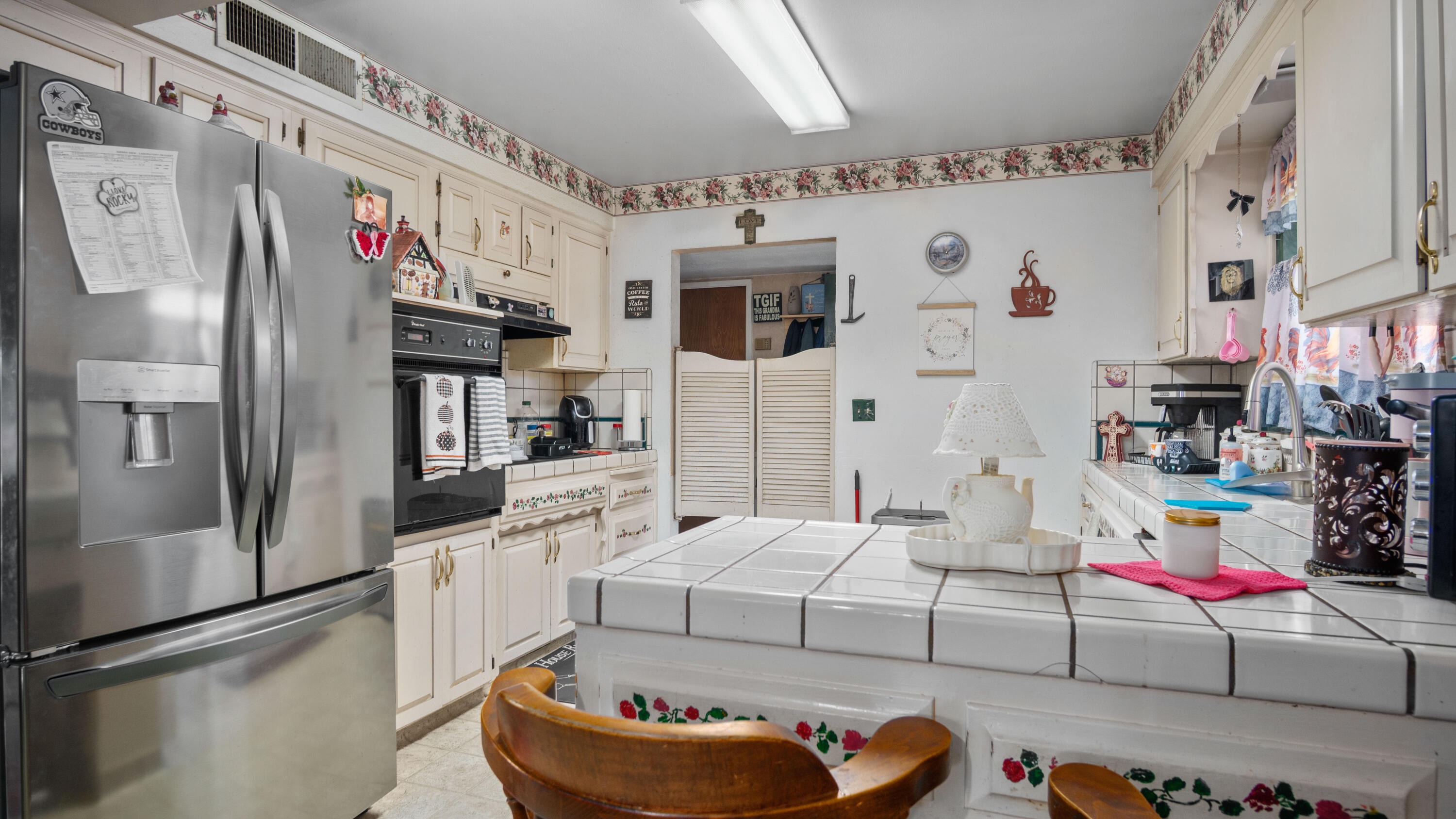 221 N Beverly St, Porterville, CA 93257