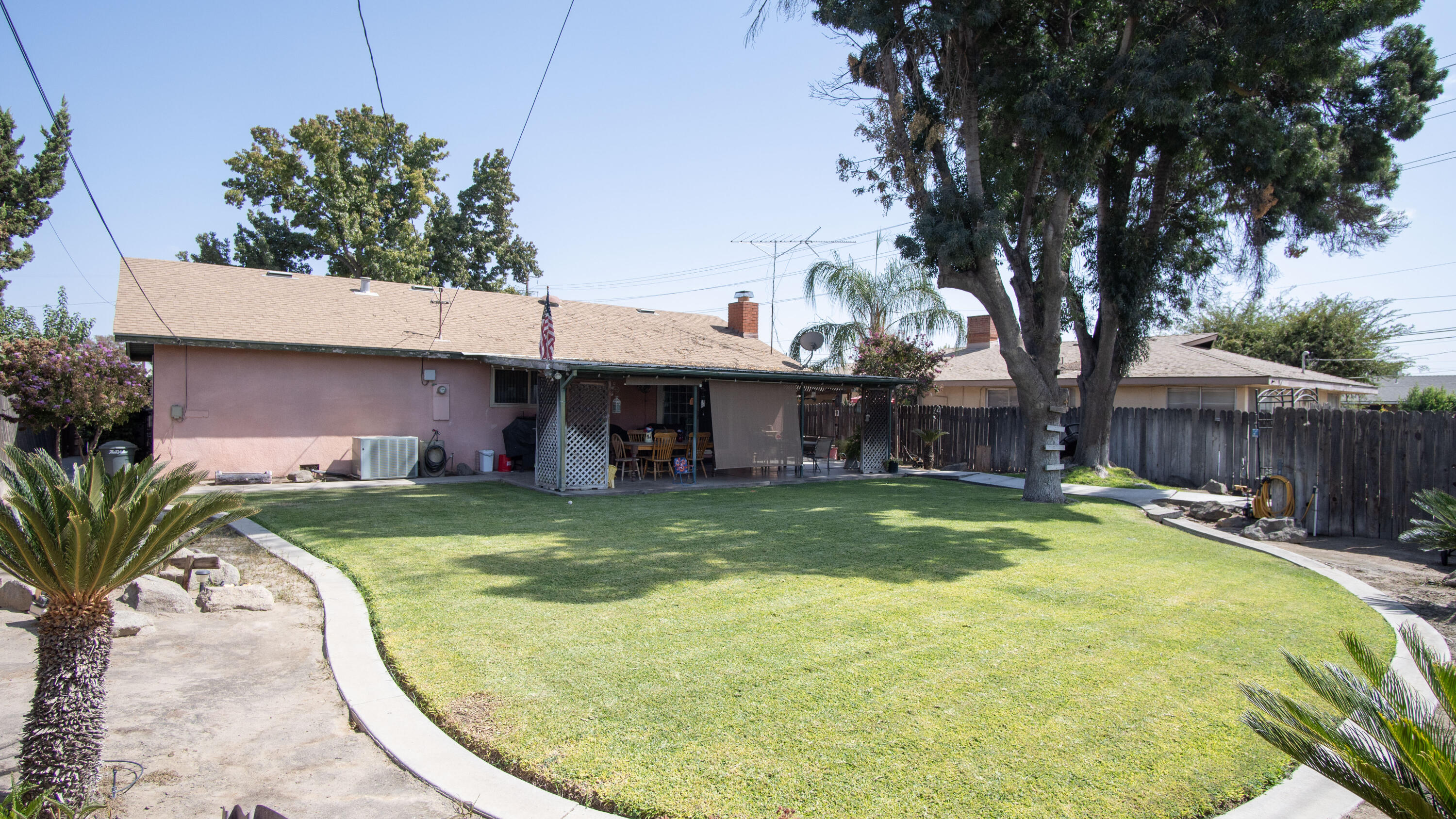 221 N Beverly St, Porterville, CA 93257