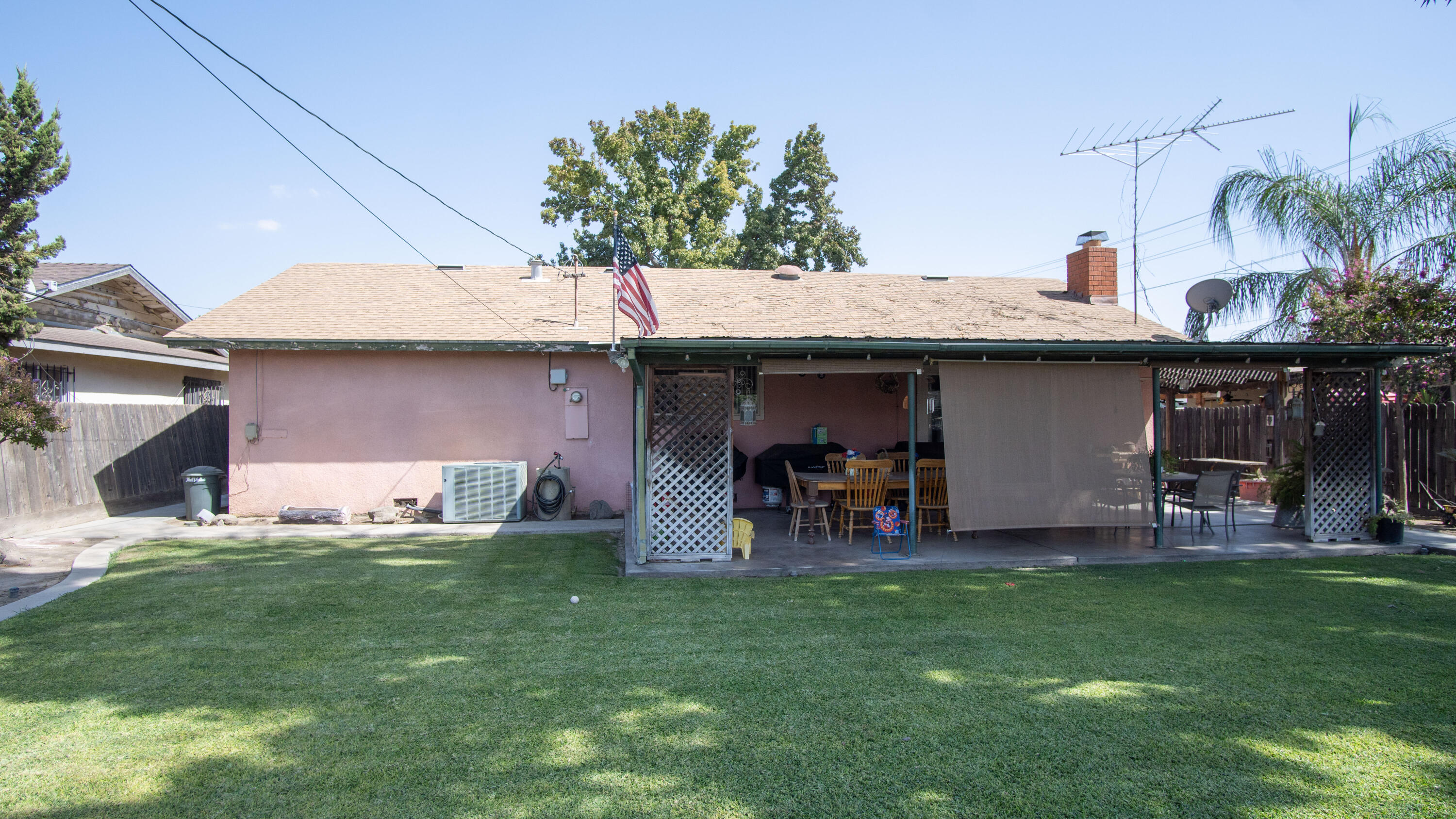 221 N Beverly St, Porterville, CA 93257